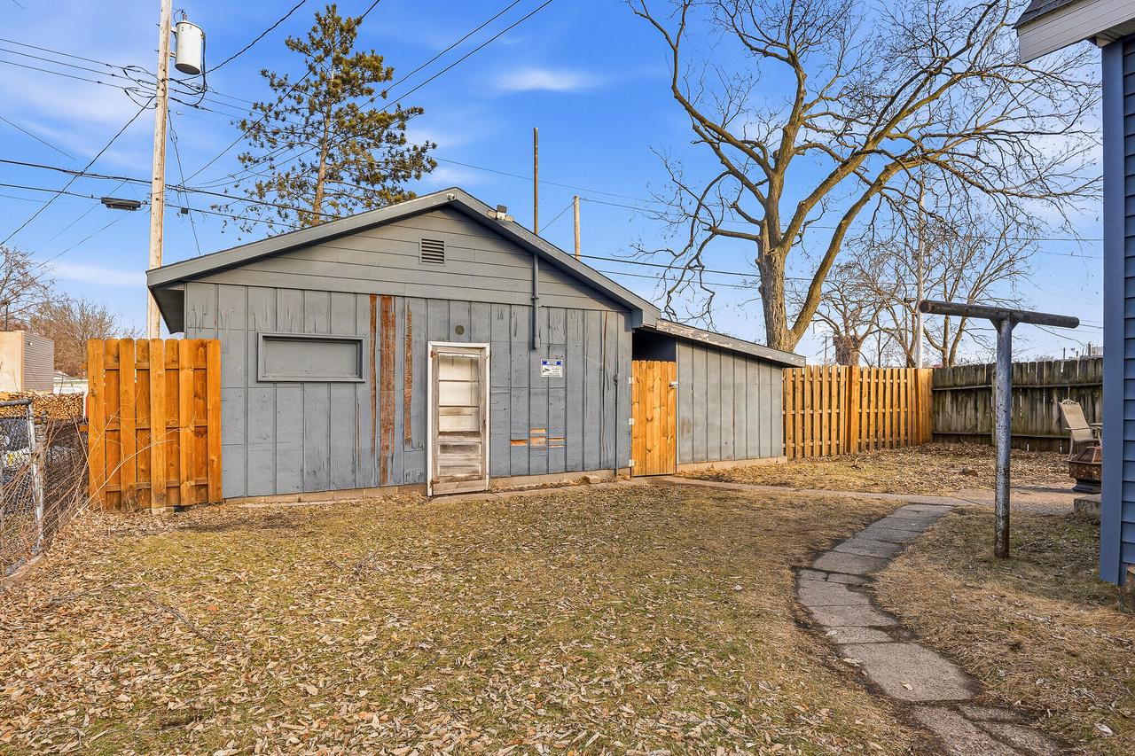 220-222 Copeland AVENUE