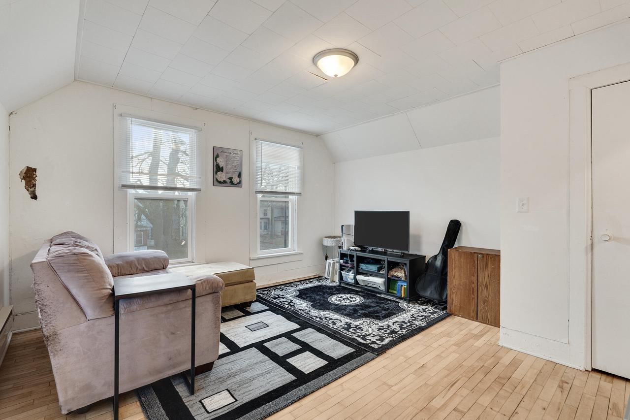 220-222 Copeland AVENUE