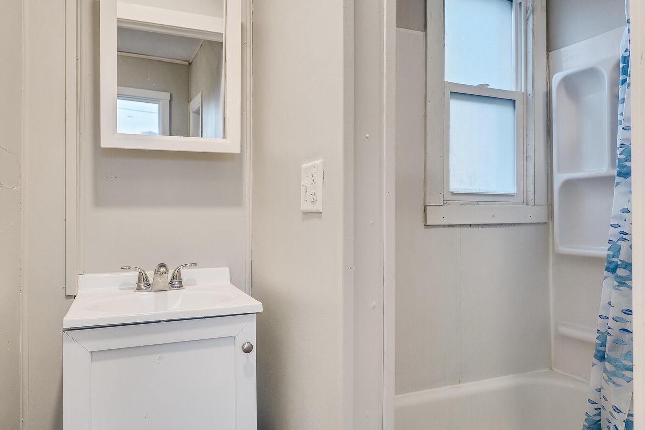 220-222 Copeland AVENUE