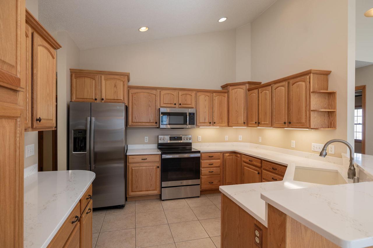 3767 Emerald DRIVE EAST East