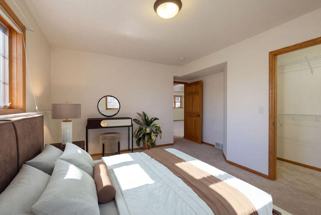 3767 Emerald DRIVE EAST East