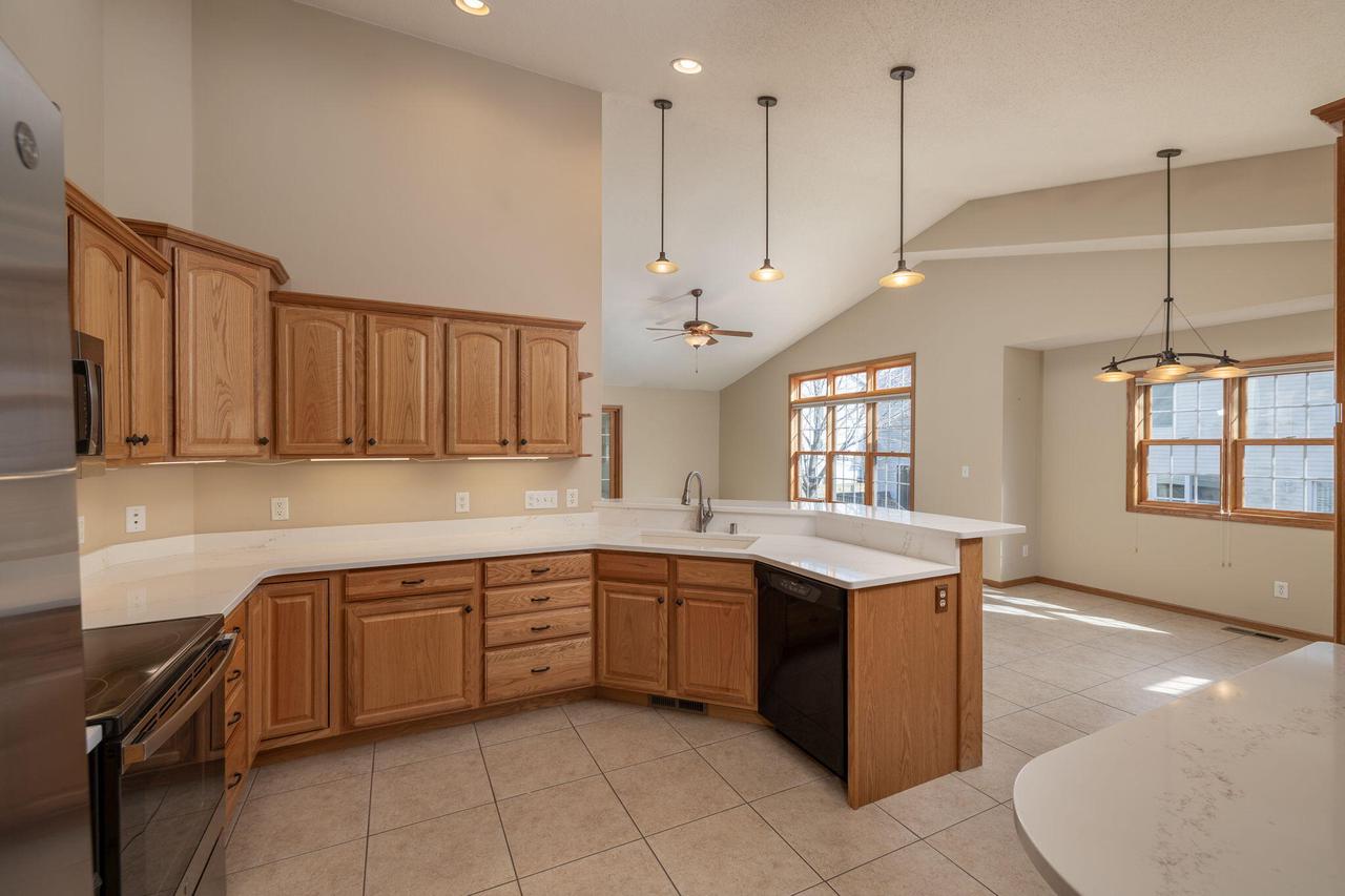 3767 Emerald DRIVE EAST East