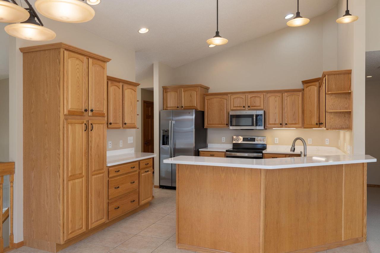 3767 Emerald DRIVE EAST East