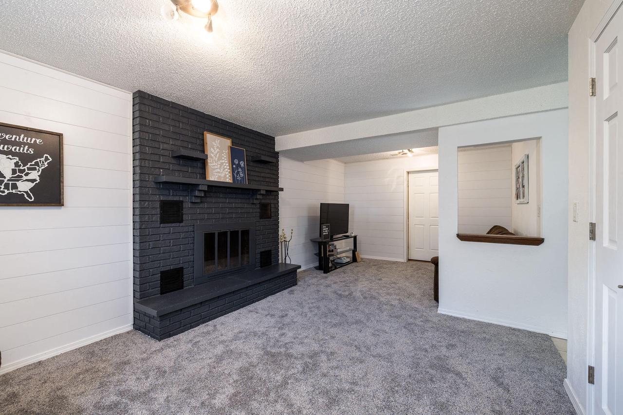 629 Hanson COURT