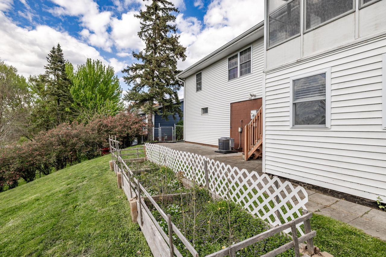 629 Hanson COURT