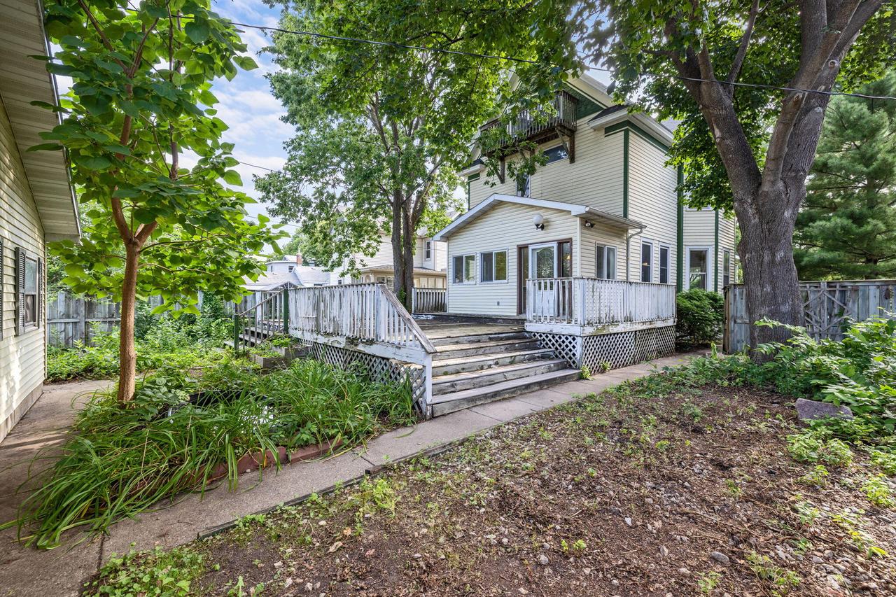 1611 Wood STREET