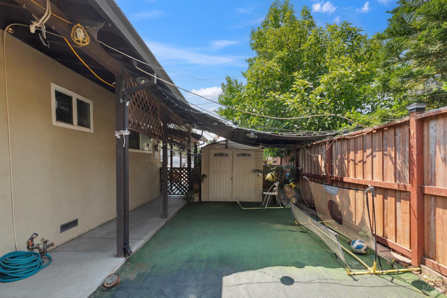 147-149 Buena Vida Ct