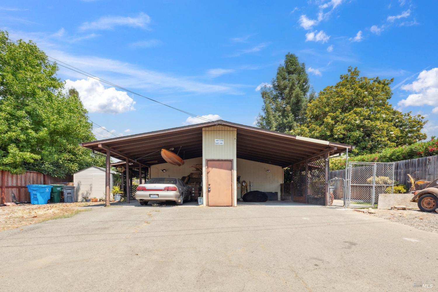 147-149 Buena Vida Ct