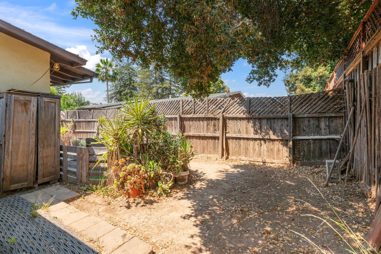 147-149 Buena Vida Ct