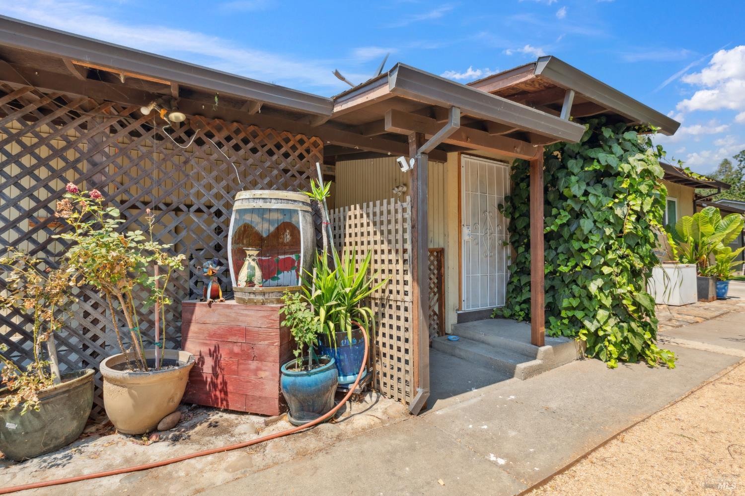 147-149 Buena Vida Ct