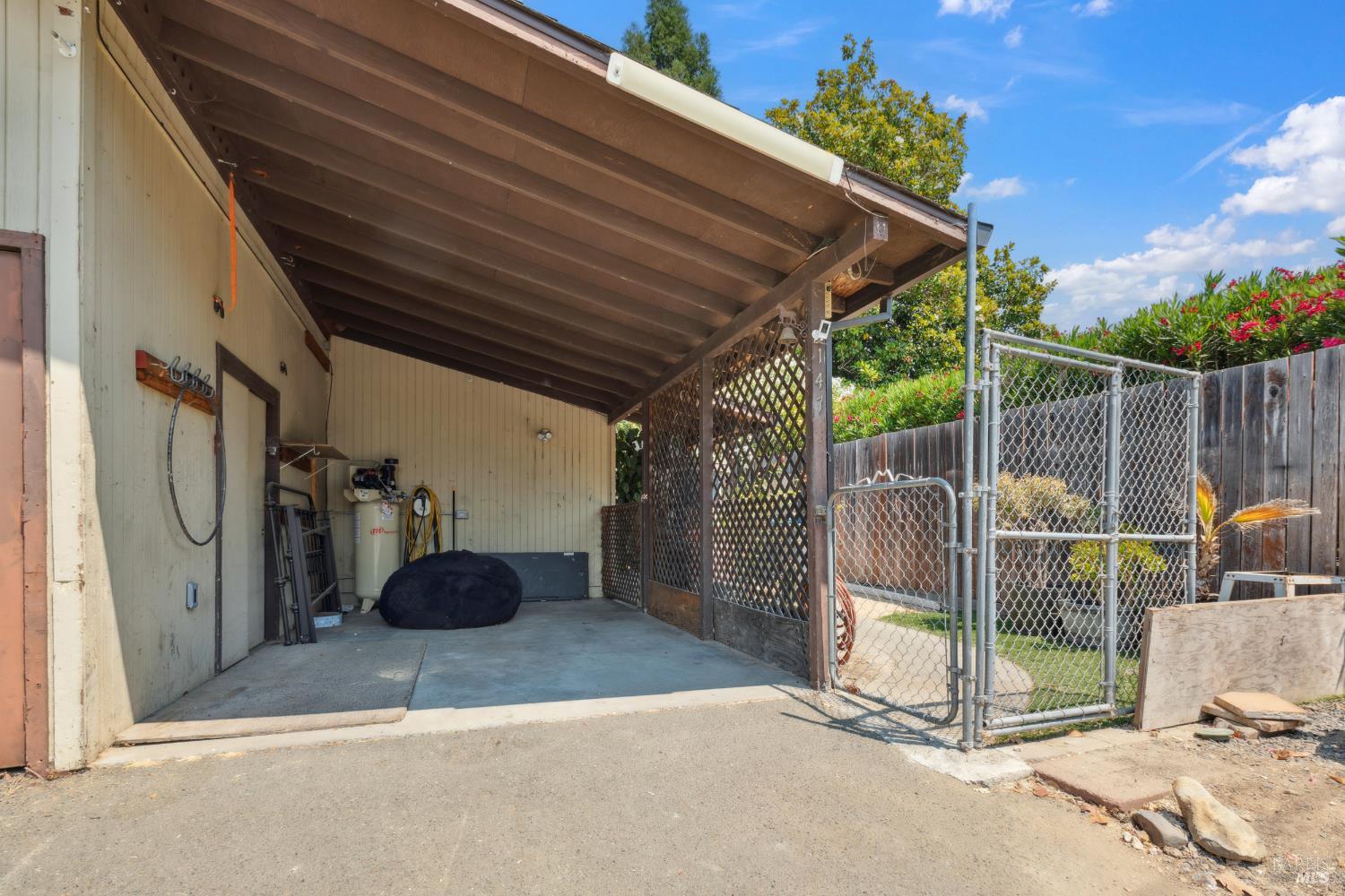 147-149 Buena Vida Ct