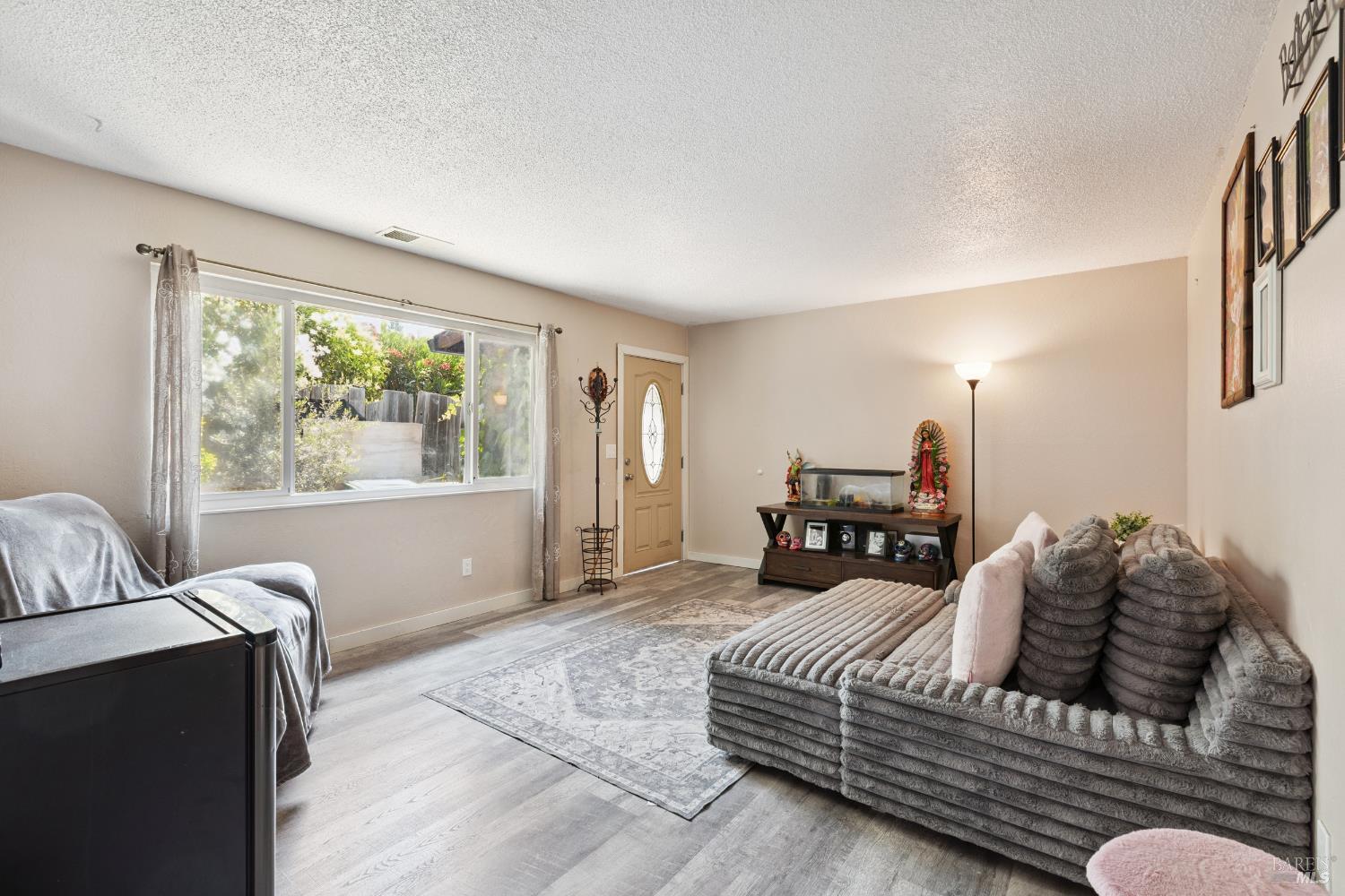 147-149 Buena Vida Ct