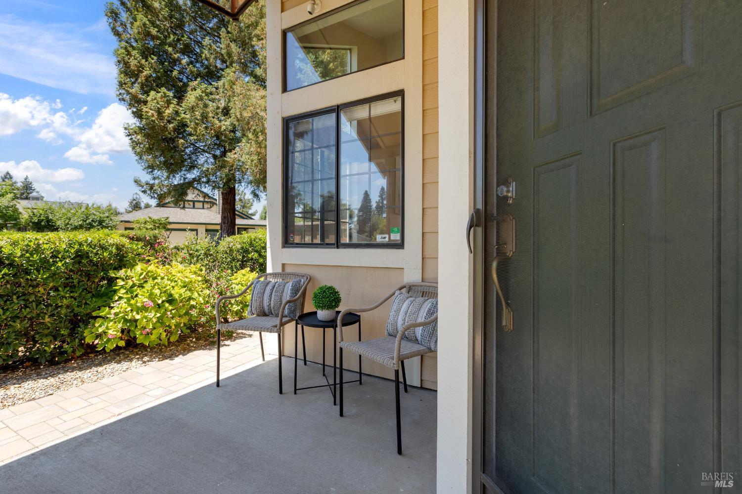 272 S Temelec Cir