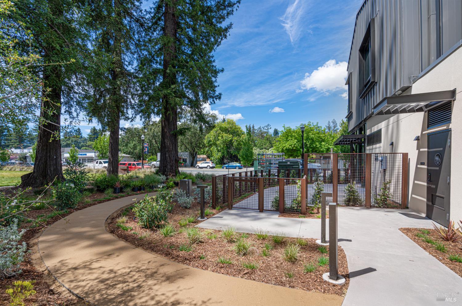 164 Healdsburg Avenue