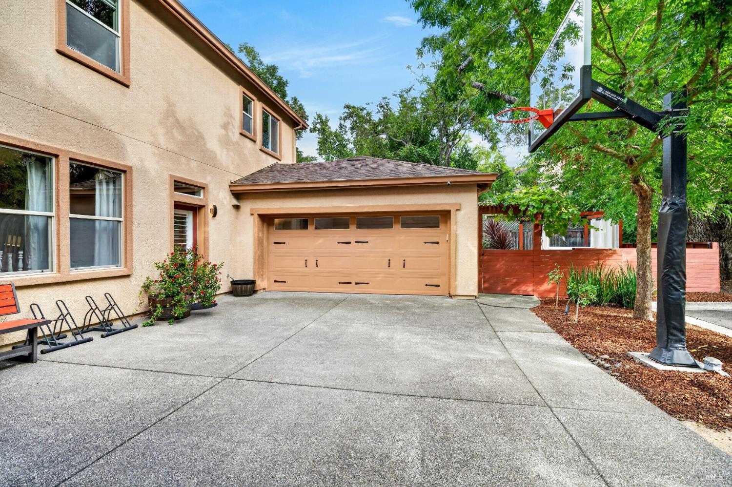 4622 Summerhays Place