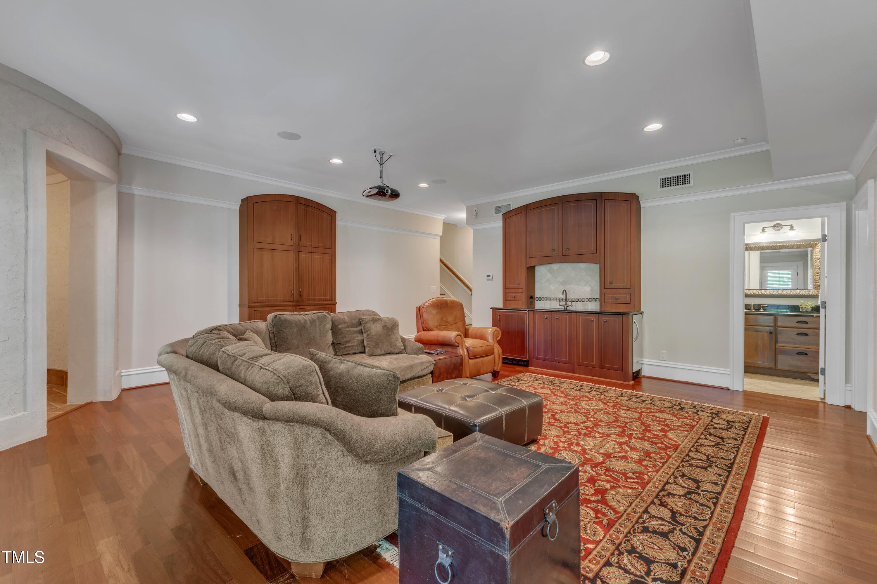 2117 Buckingham Road