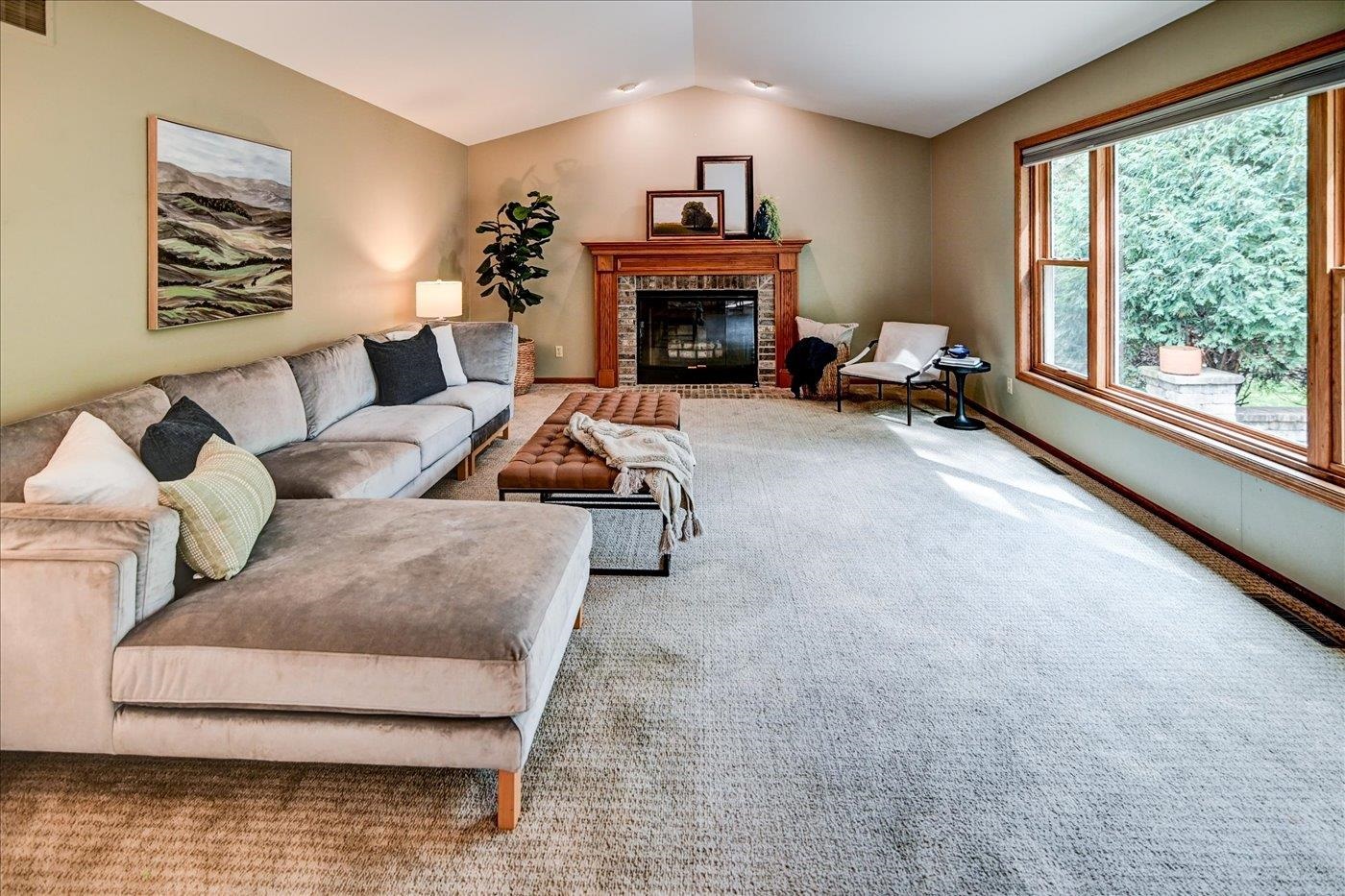 950 Sauk Ridge Trail