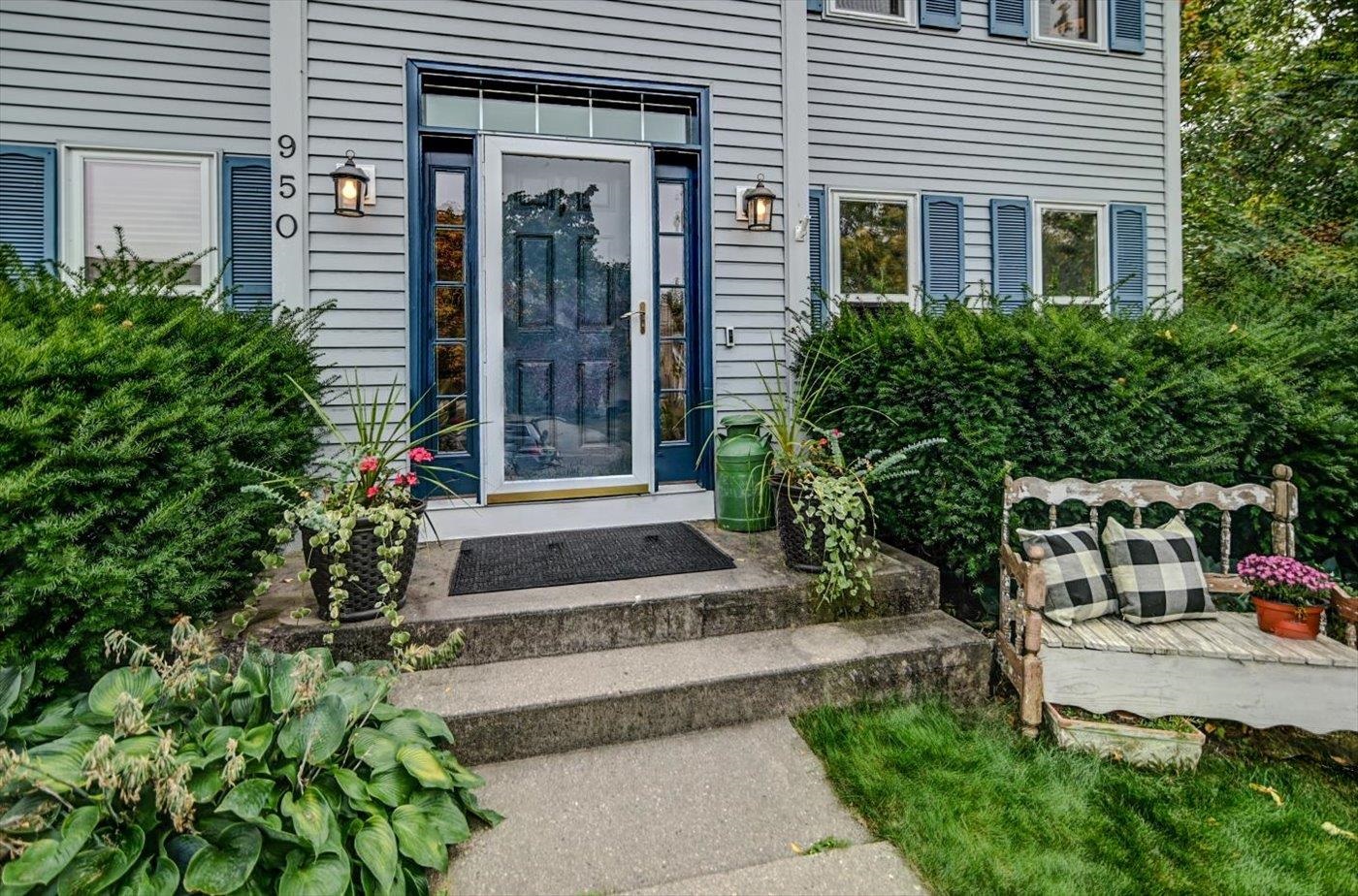 950 Sauk Ridge Trail