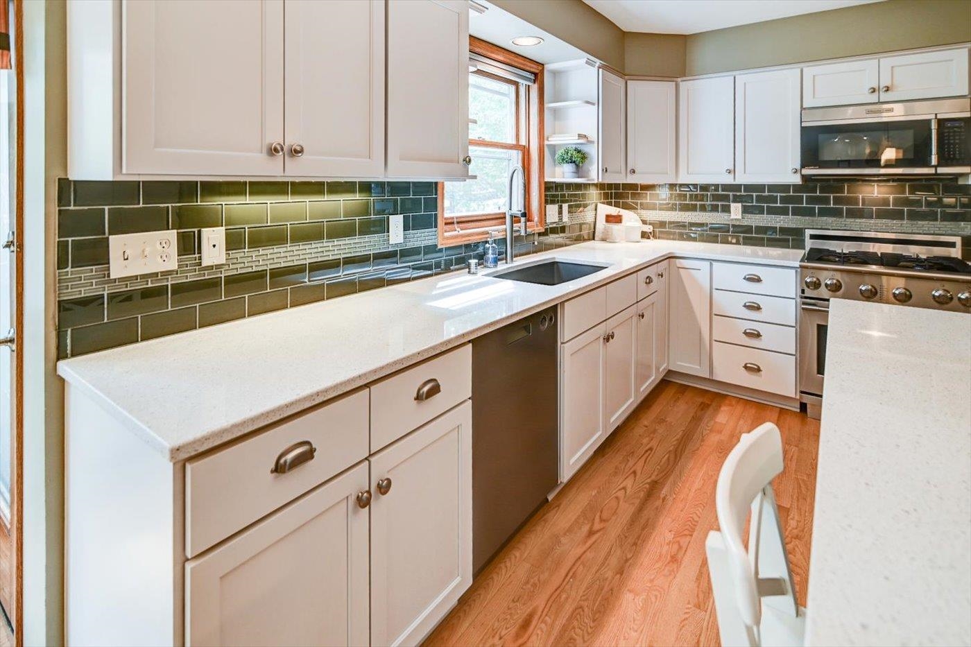 950 Sauk Ridge Trail