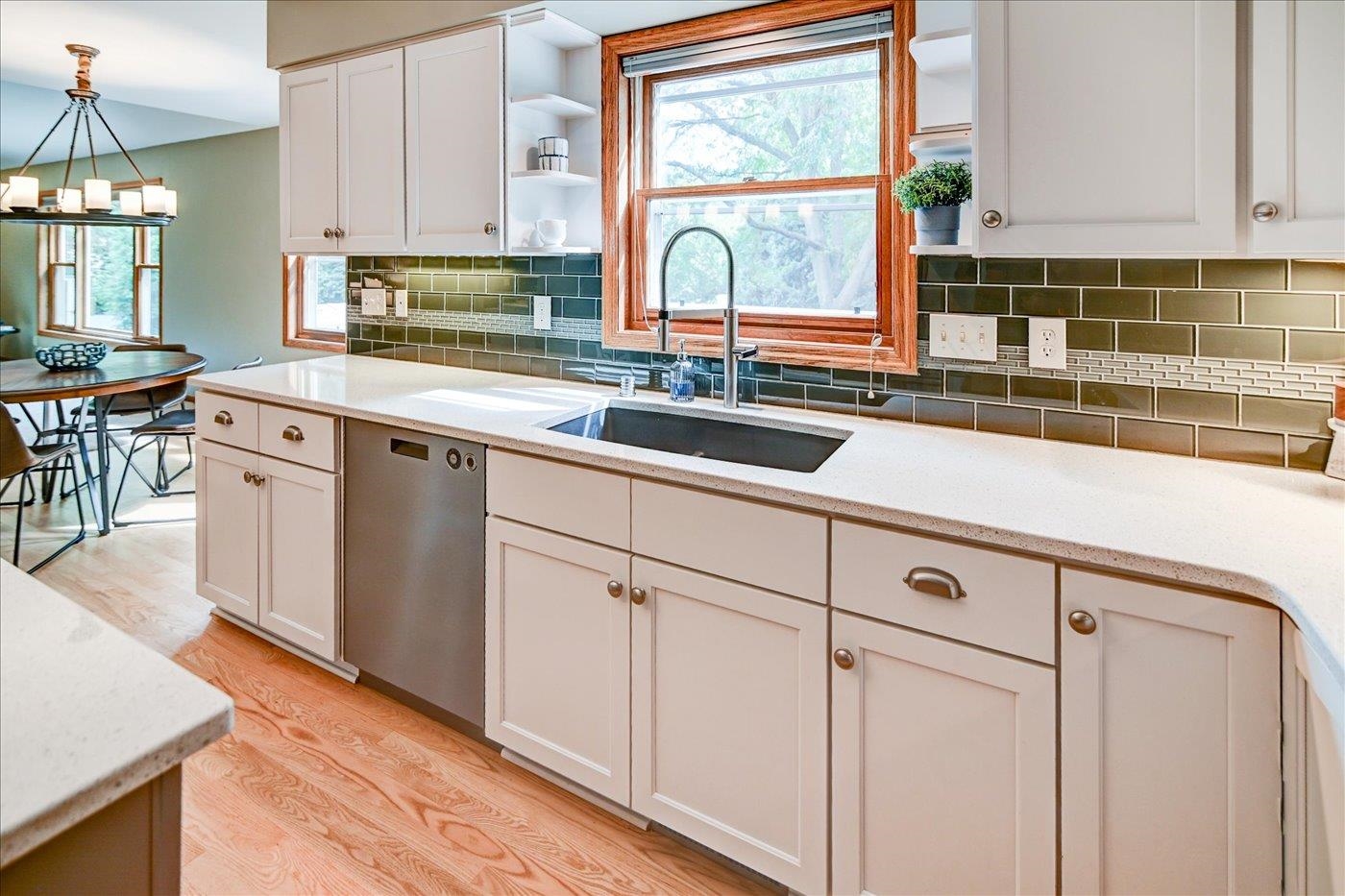 950 Sauk Ridge Trail