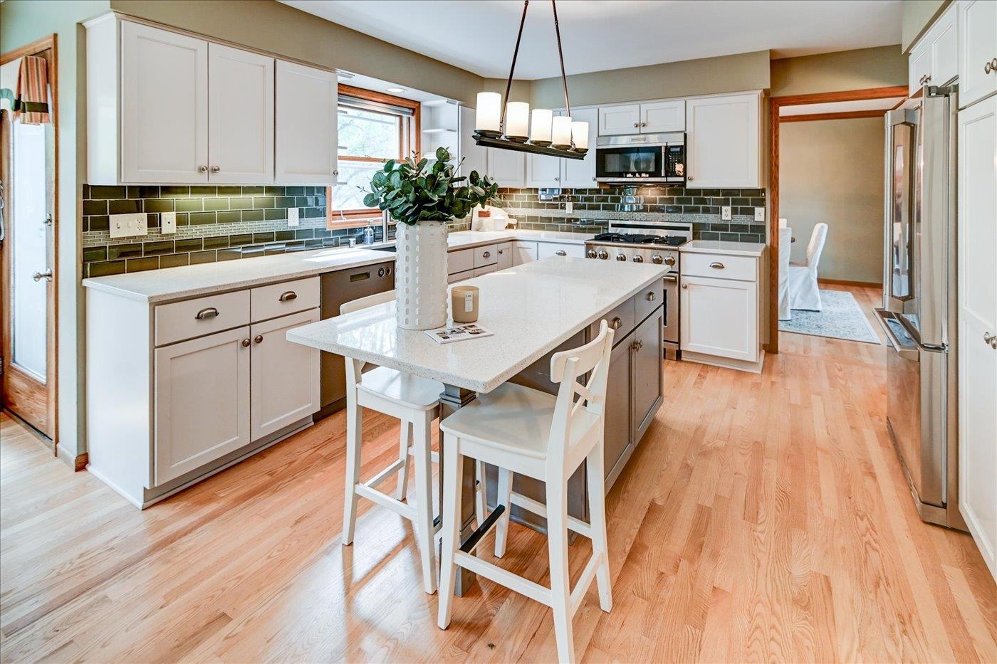 950 Sauk Ridge Trail