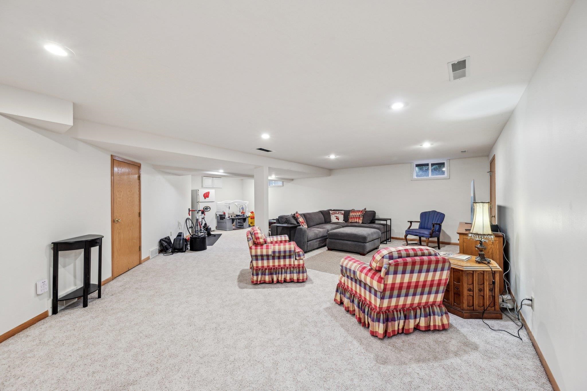6643 Columbus Drive