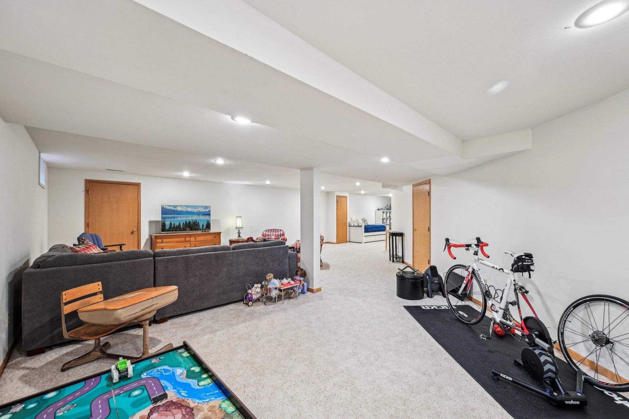 6643 Columbus Drive