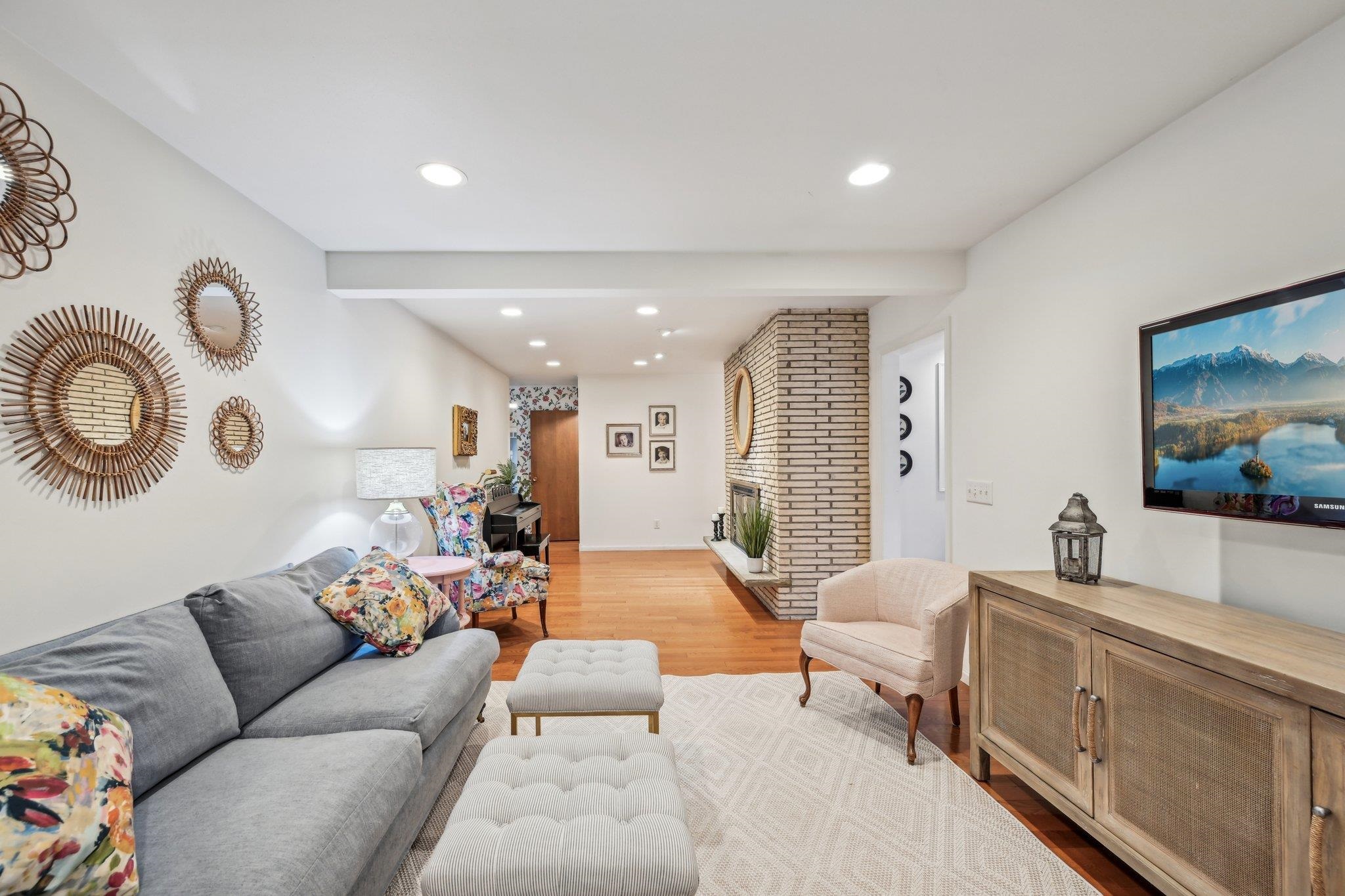 6643 Columbus Drive