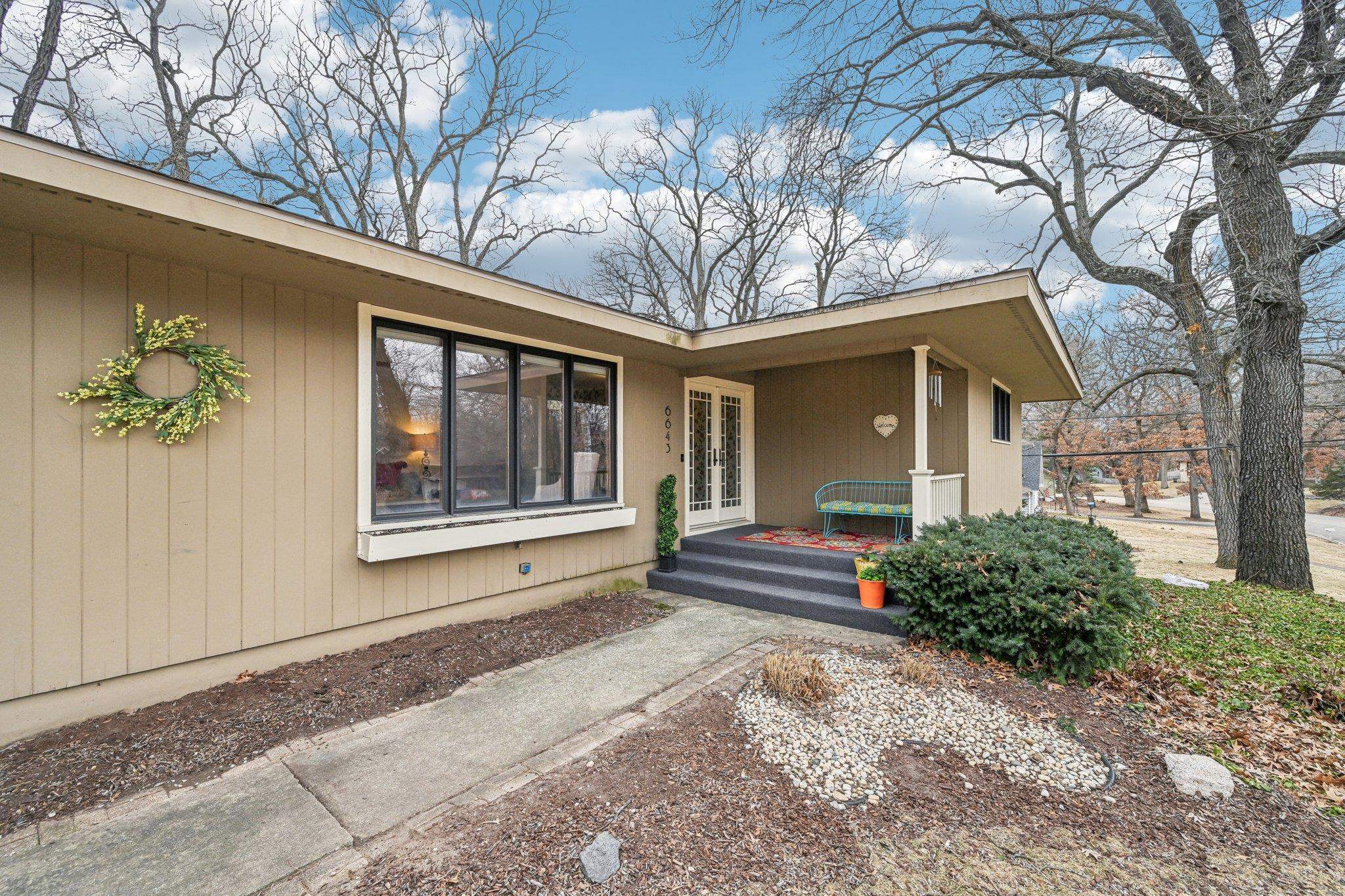 6643 Columbus Drive