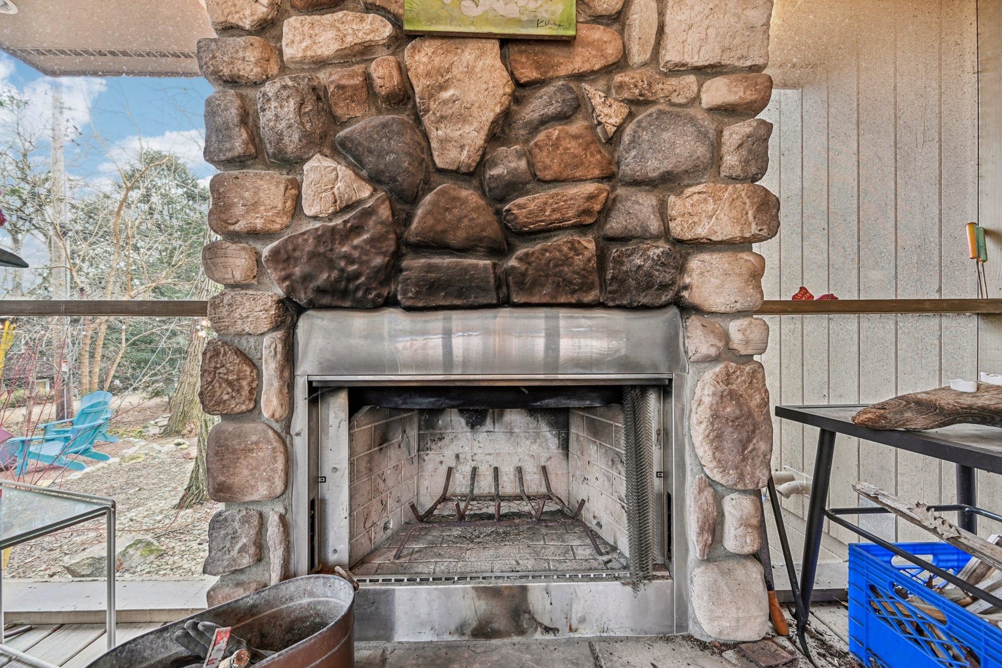 6643 Columbus Drive
