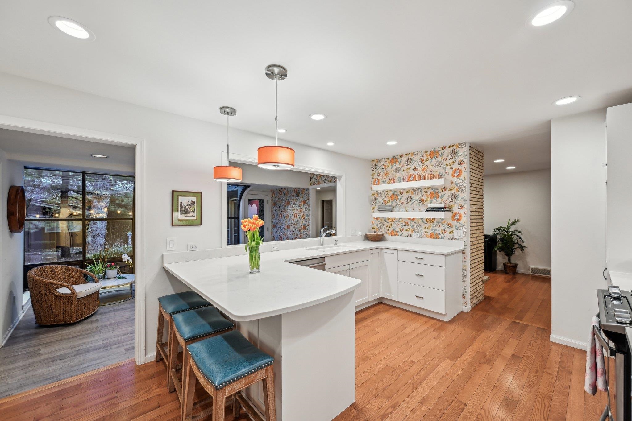 6643 Columbus Drive