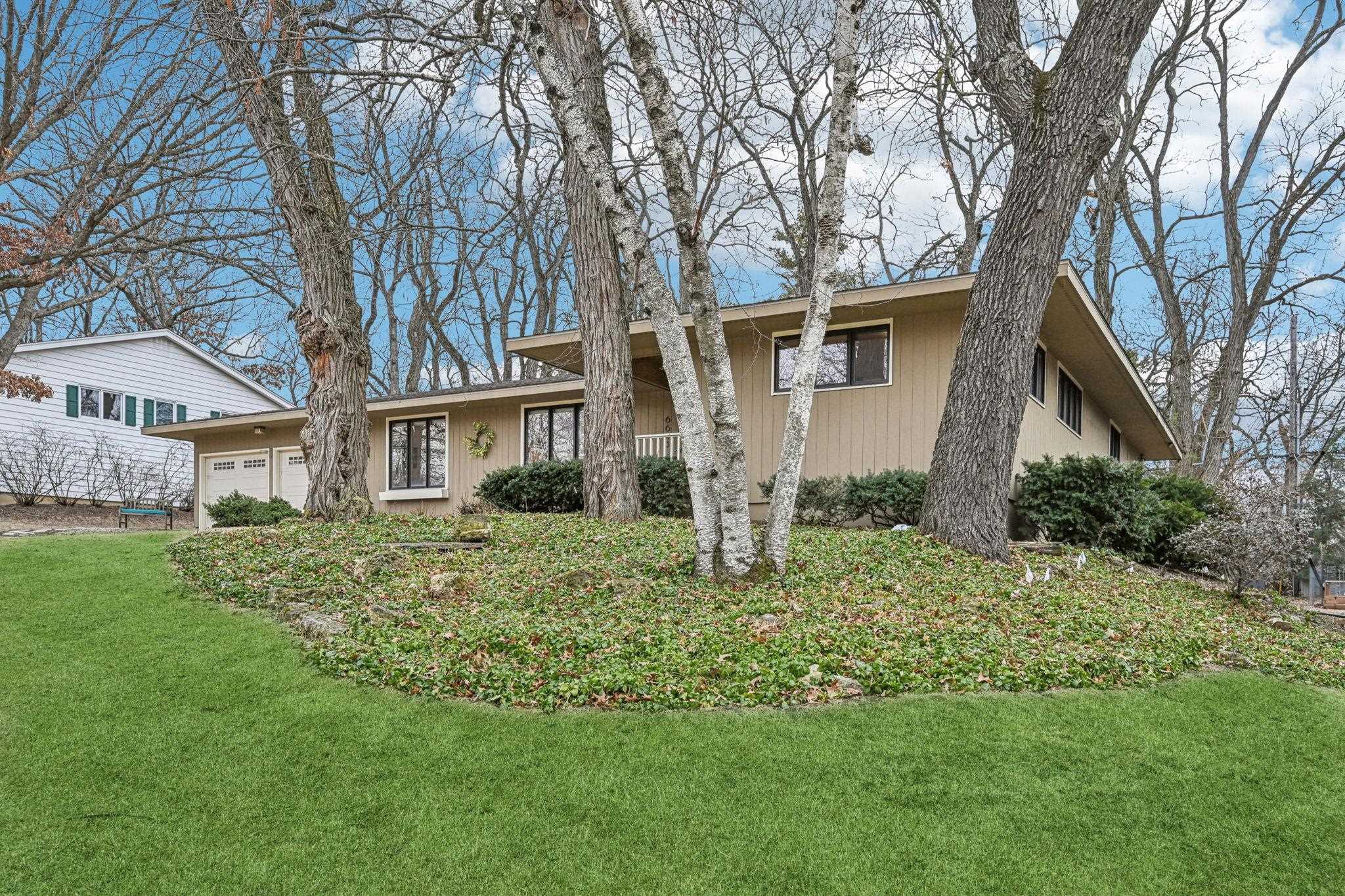 6643 Columbus Drive