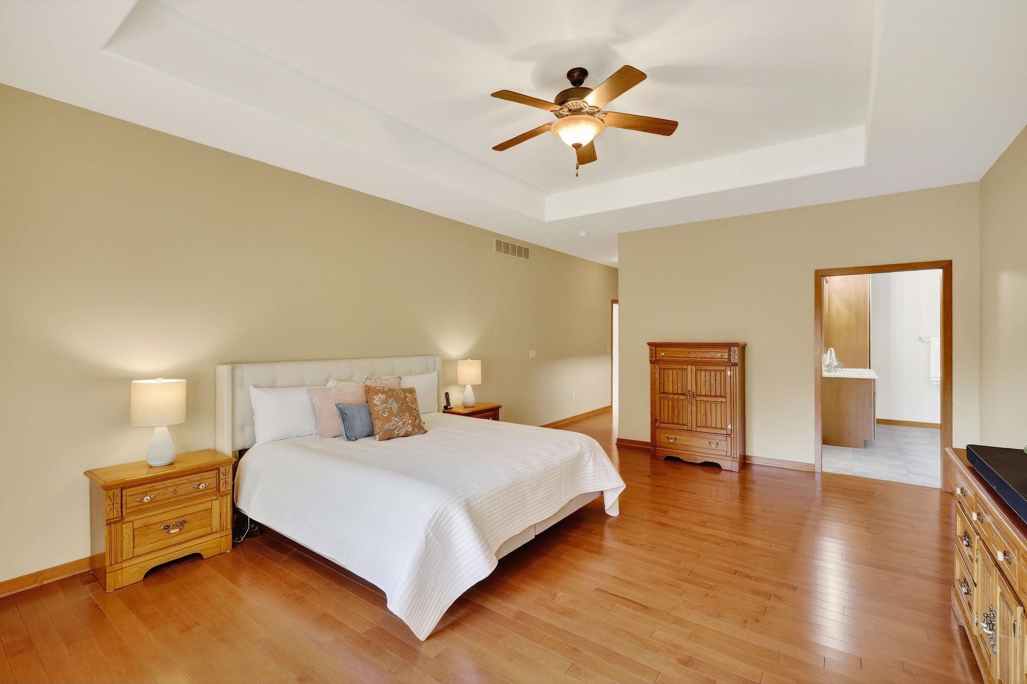 2417 Jeffy Trail
