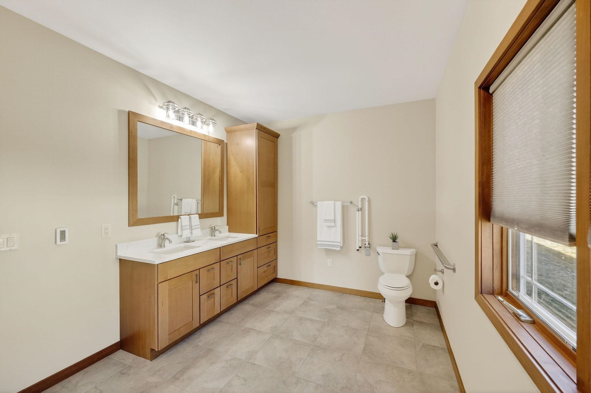 2417 Jeffy Trail
