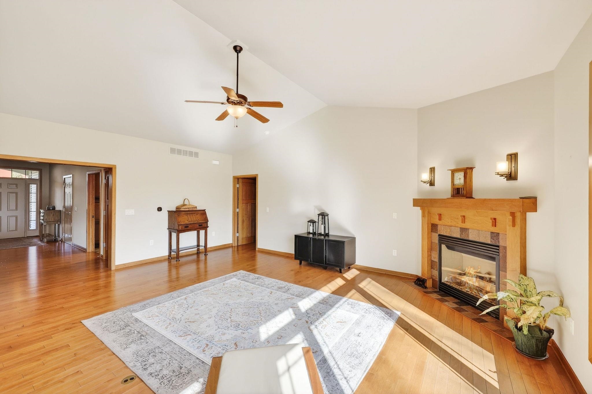 2417 Jeffy Trail