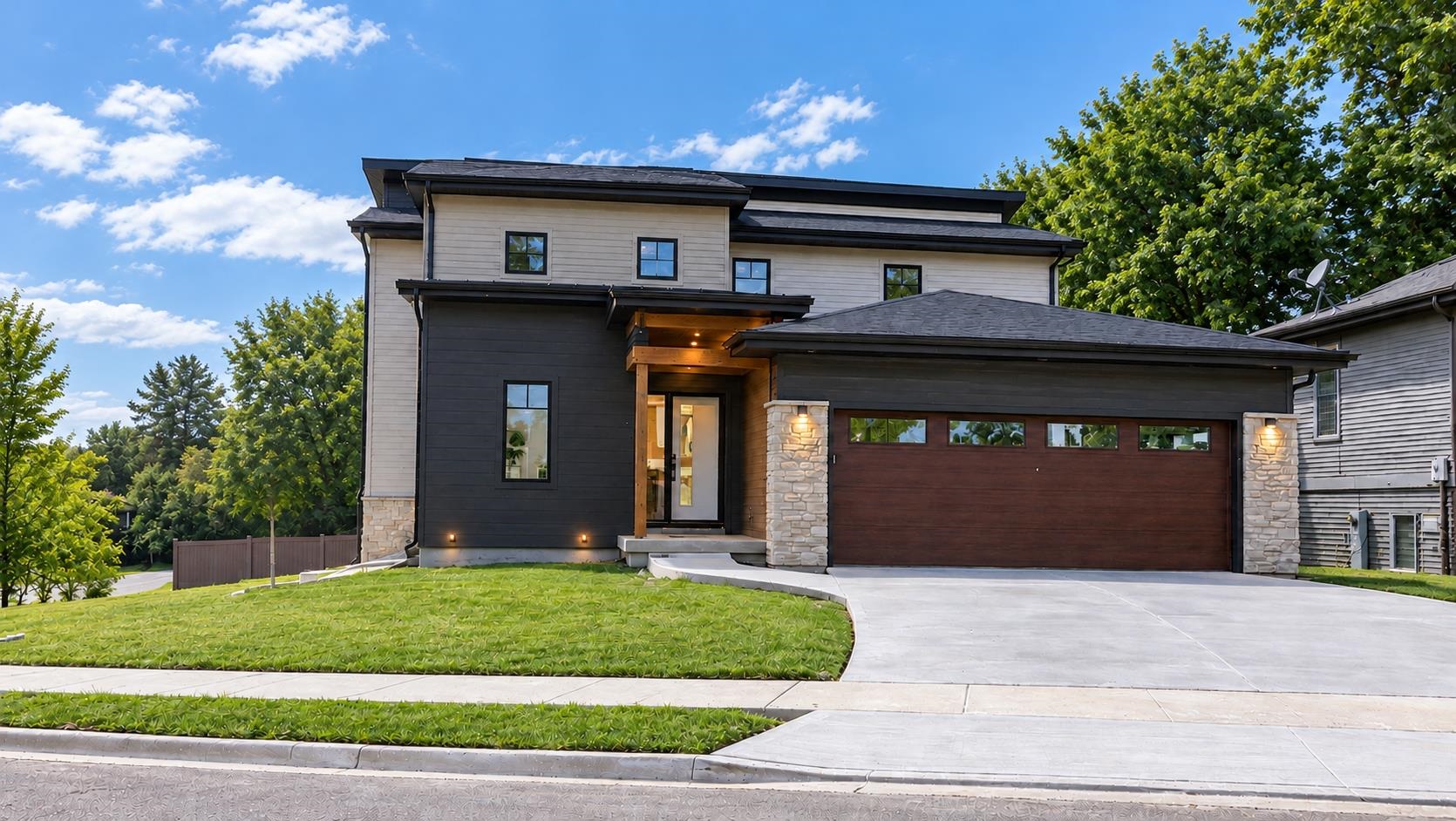1722 Sawtooth Lane