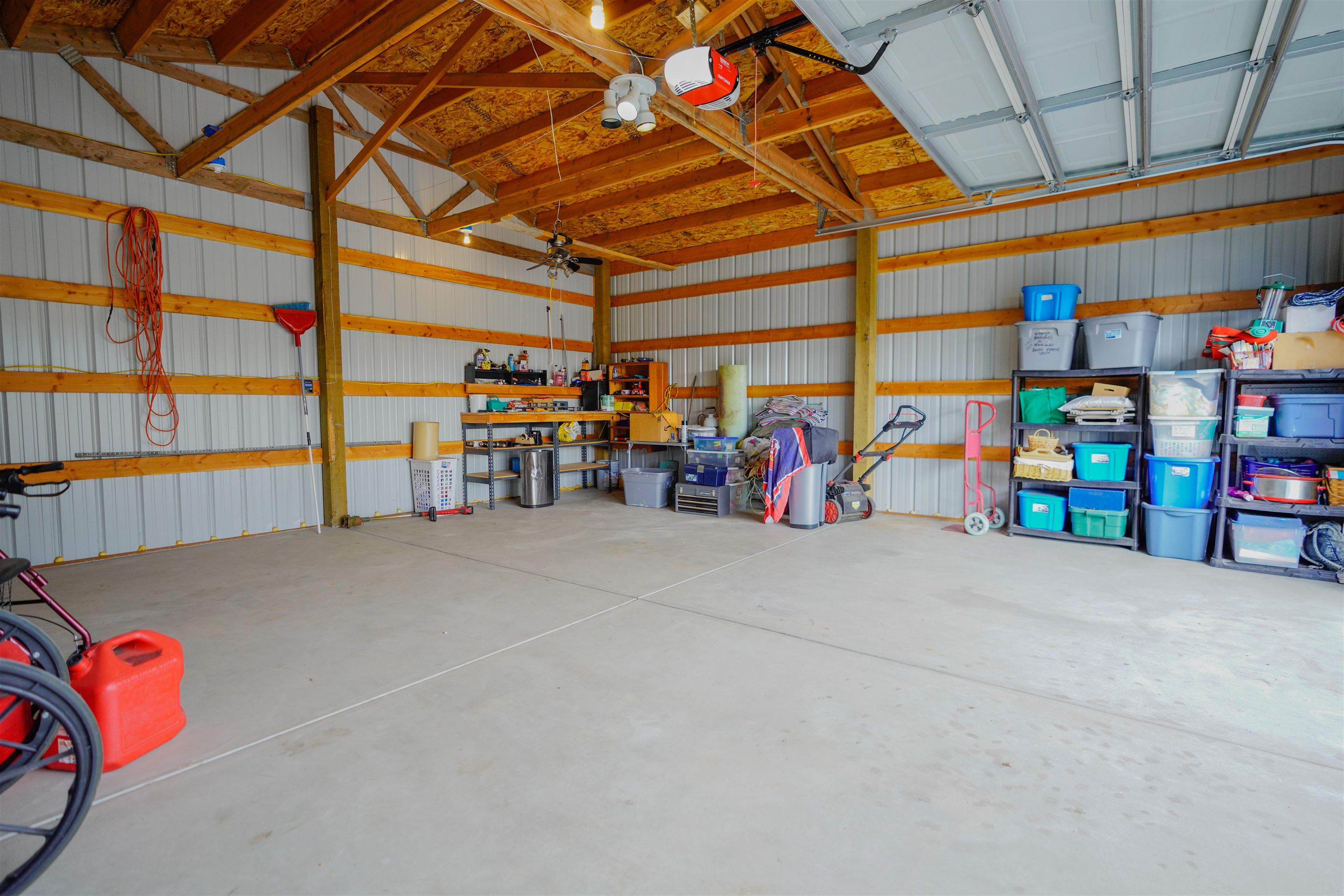 613 W Marll Ct