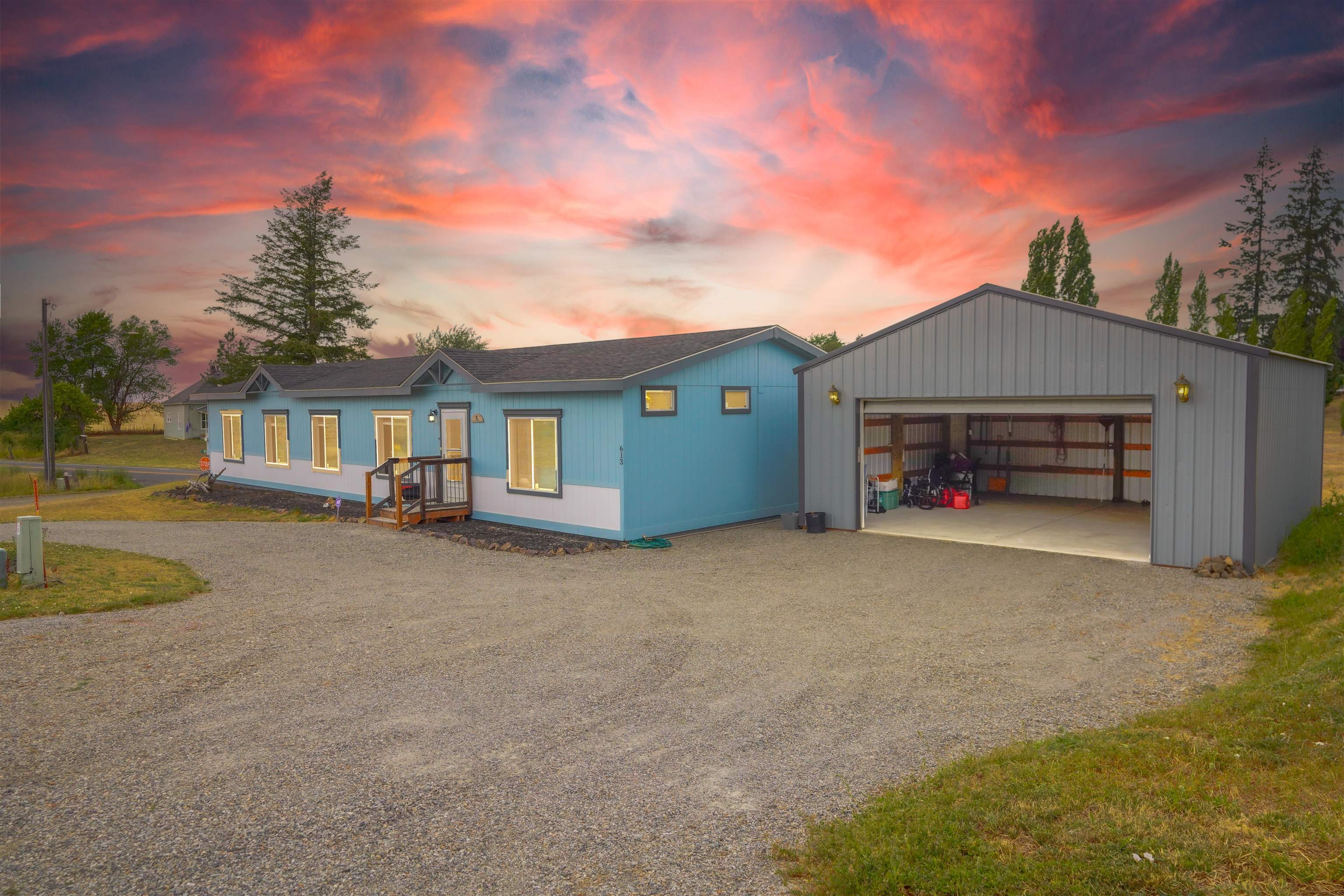 613 W Marll Ct