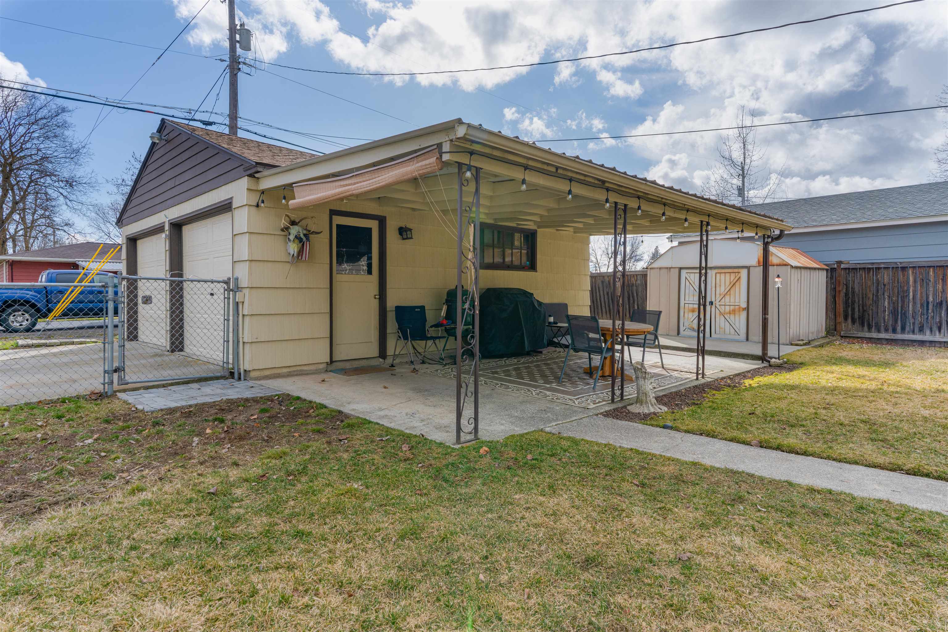 1103 W Decatur Ave