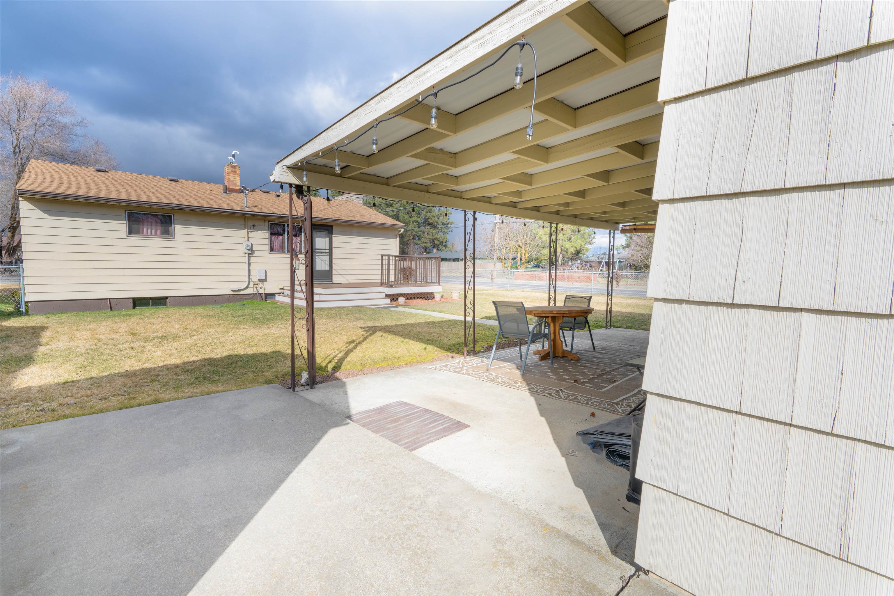 1103 W Decatur Ave