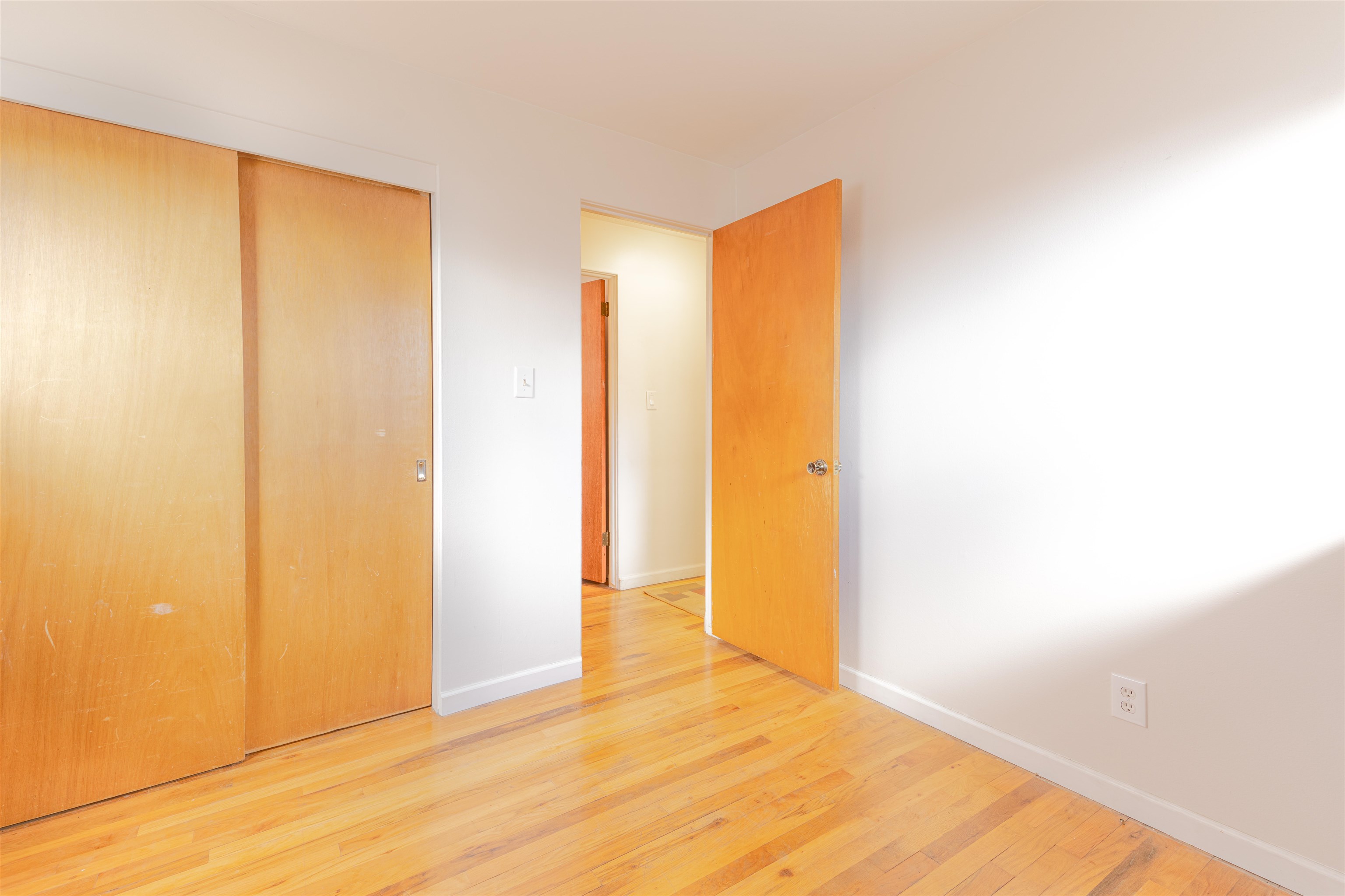 1103 W Decatur Ave