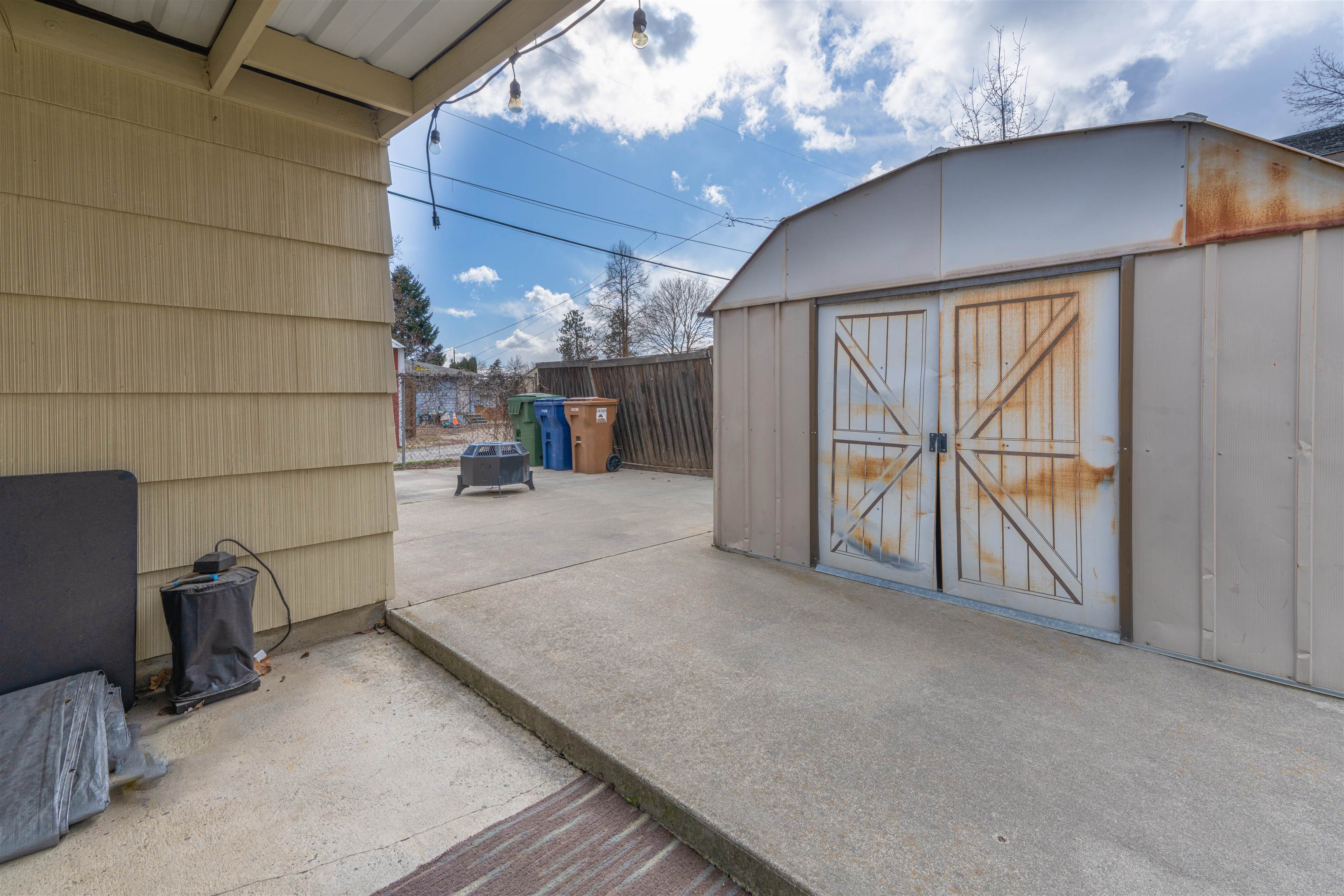 1103 W Decatur Ave