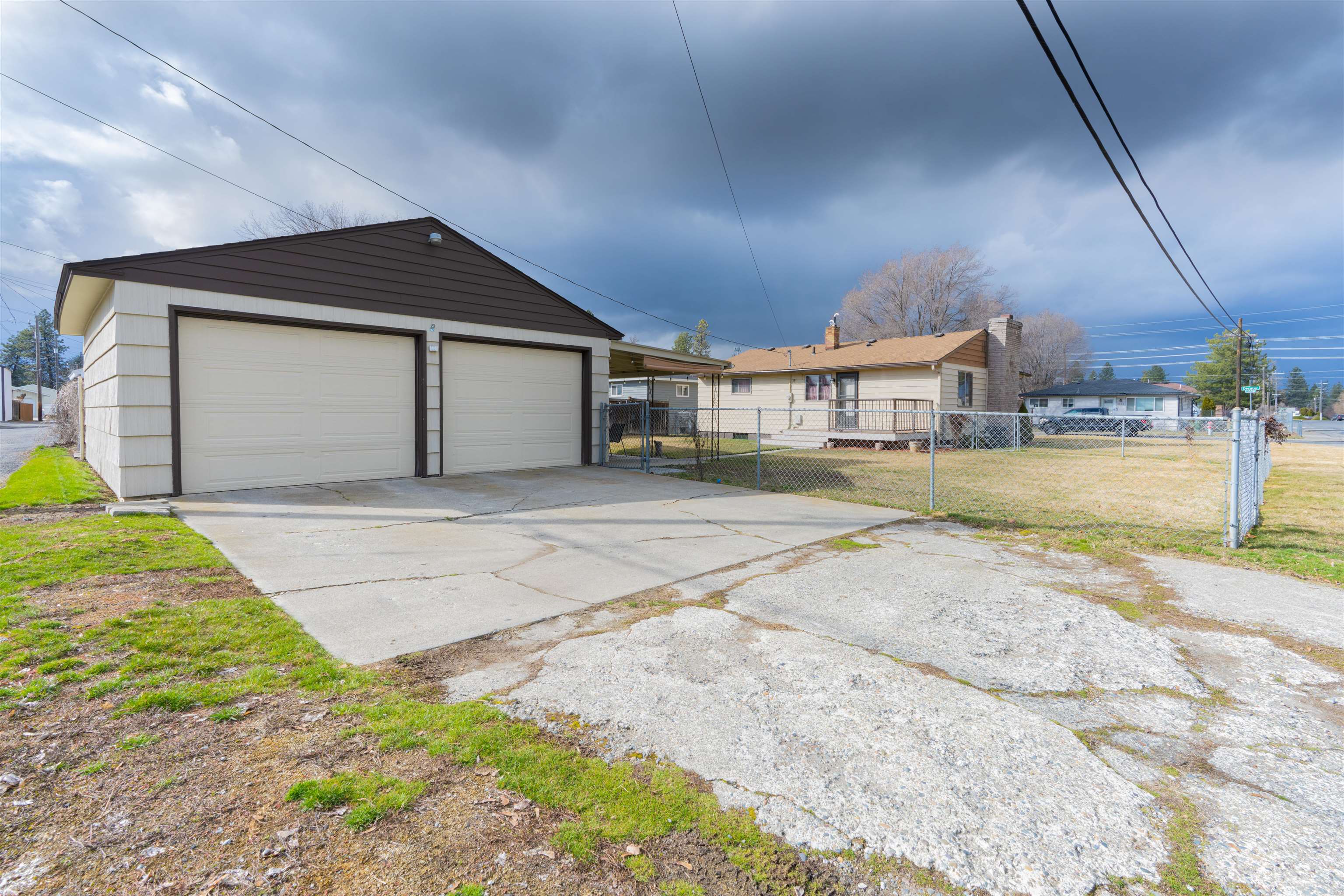 1103 W Decatur Ave