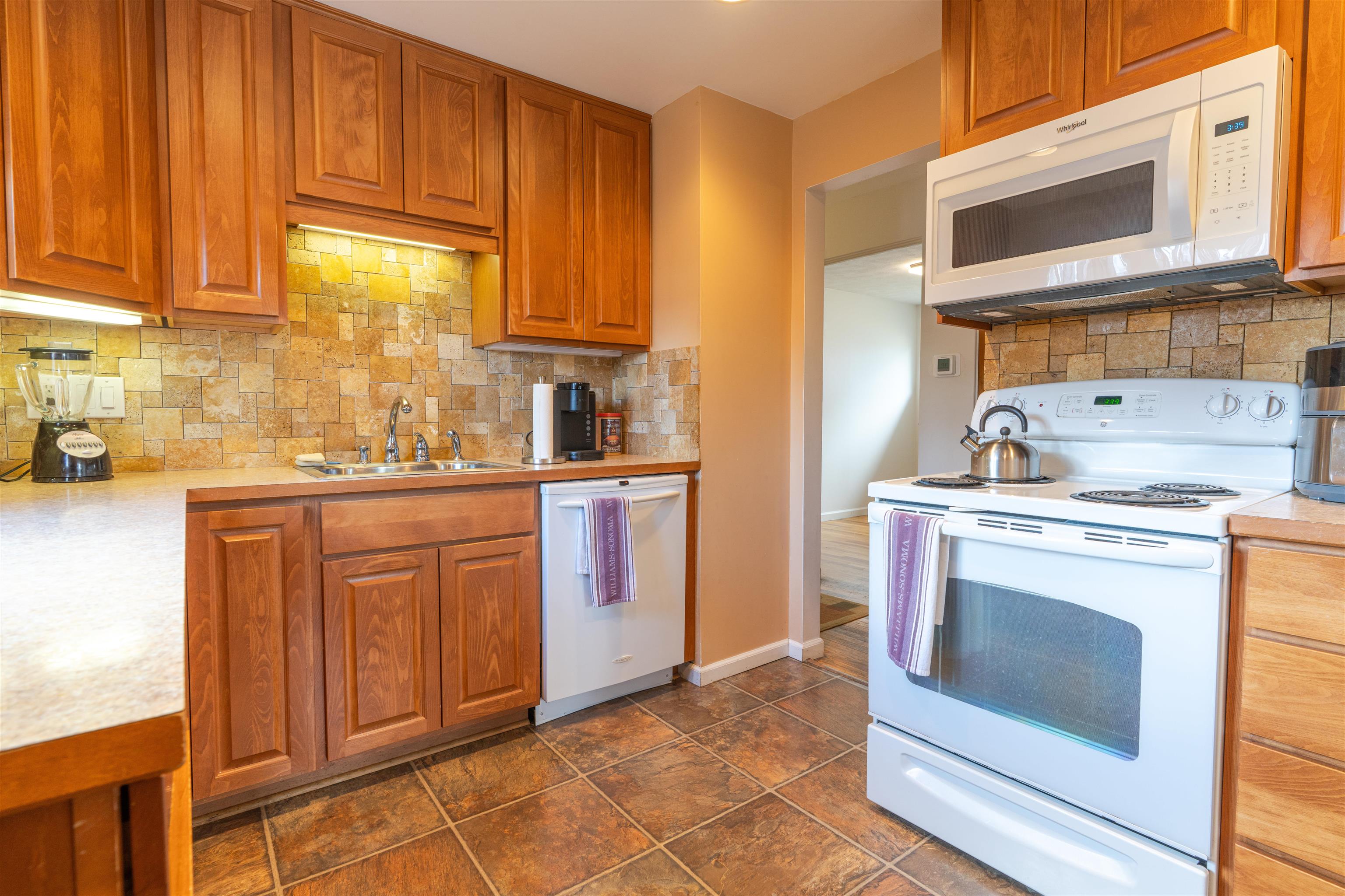 1103 W Decatur Ave