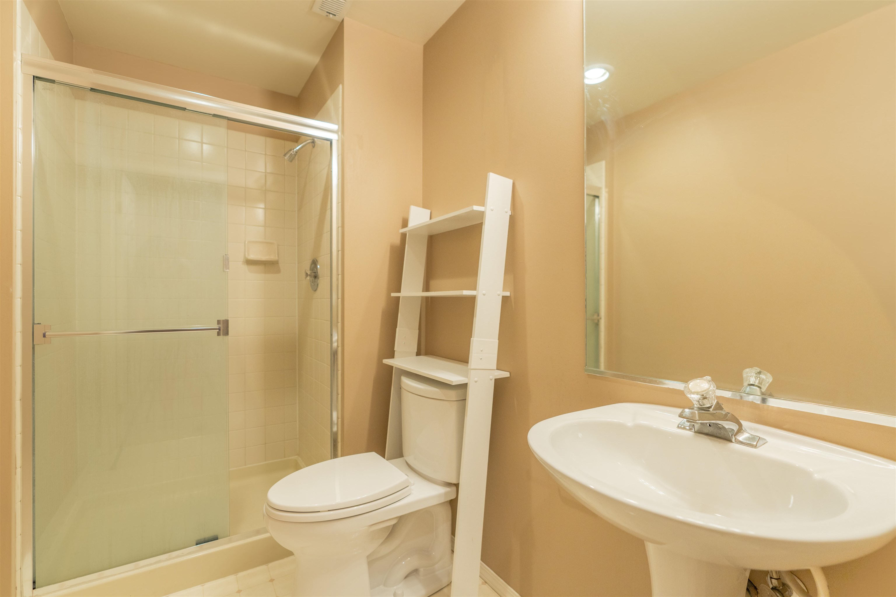 13213 N Whitehouse St