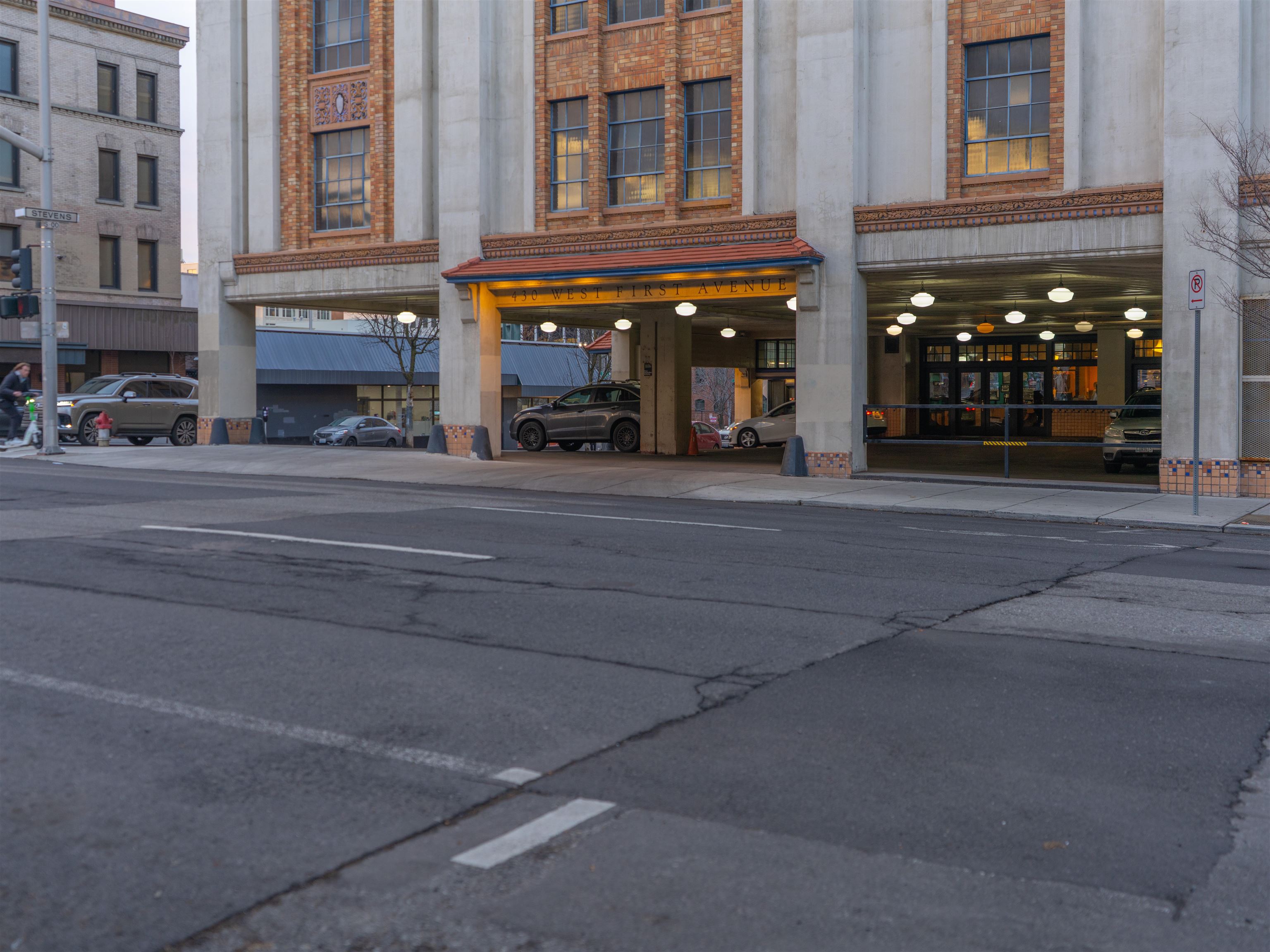 417 W 1st Ave