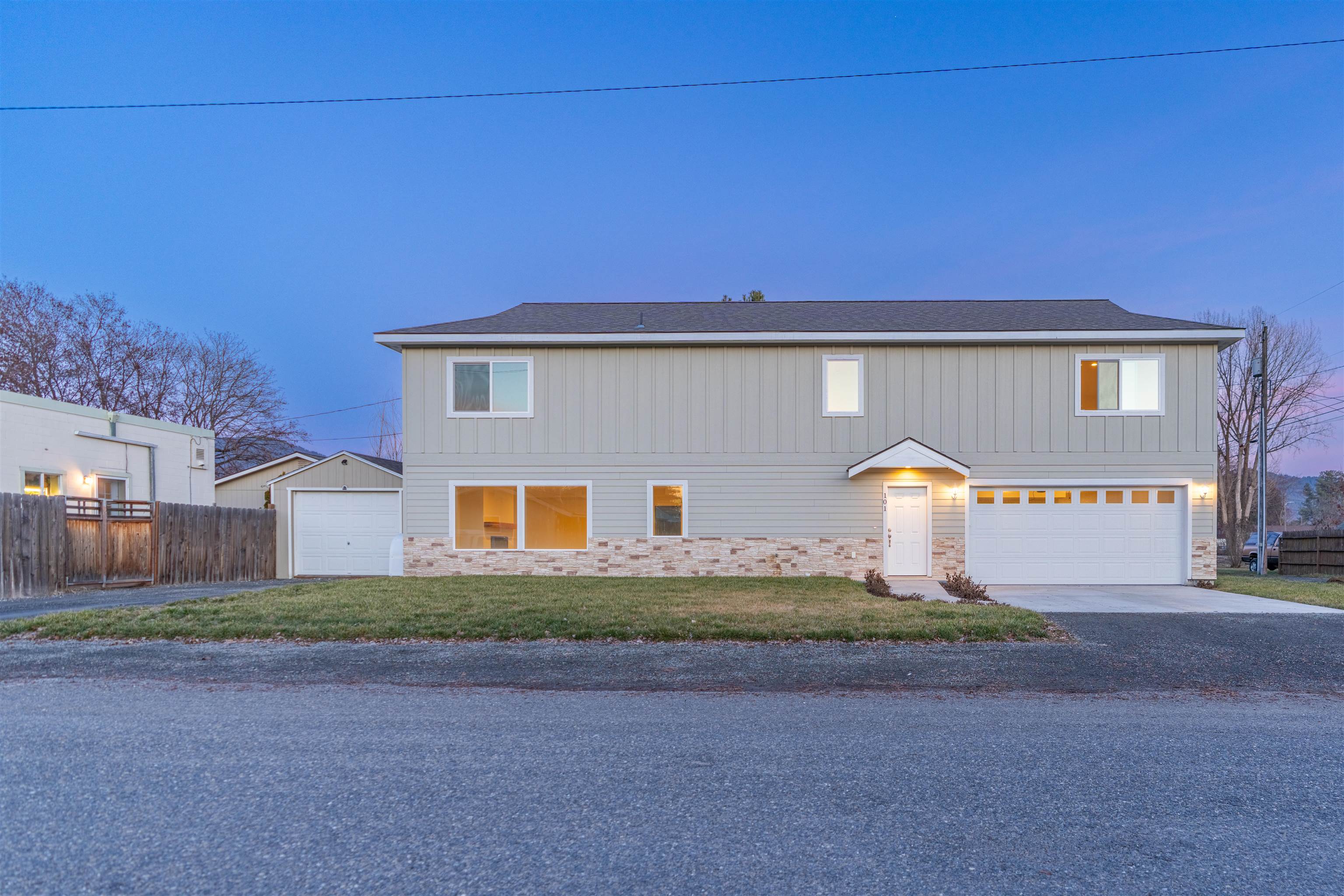 101 S West St & 915 W Main Ave 