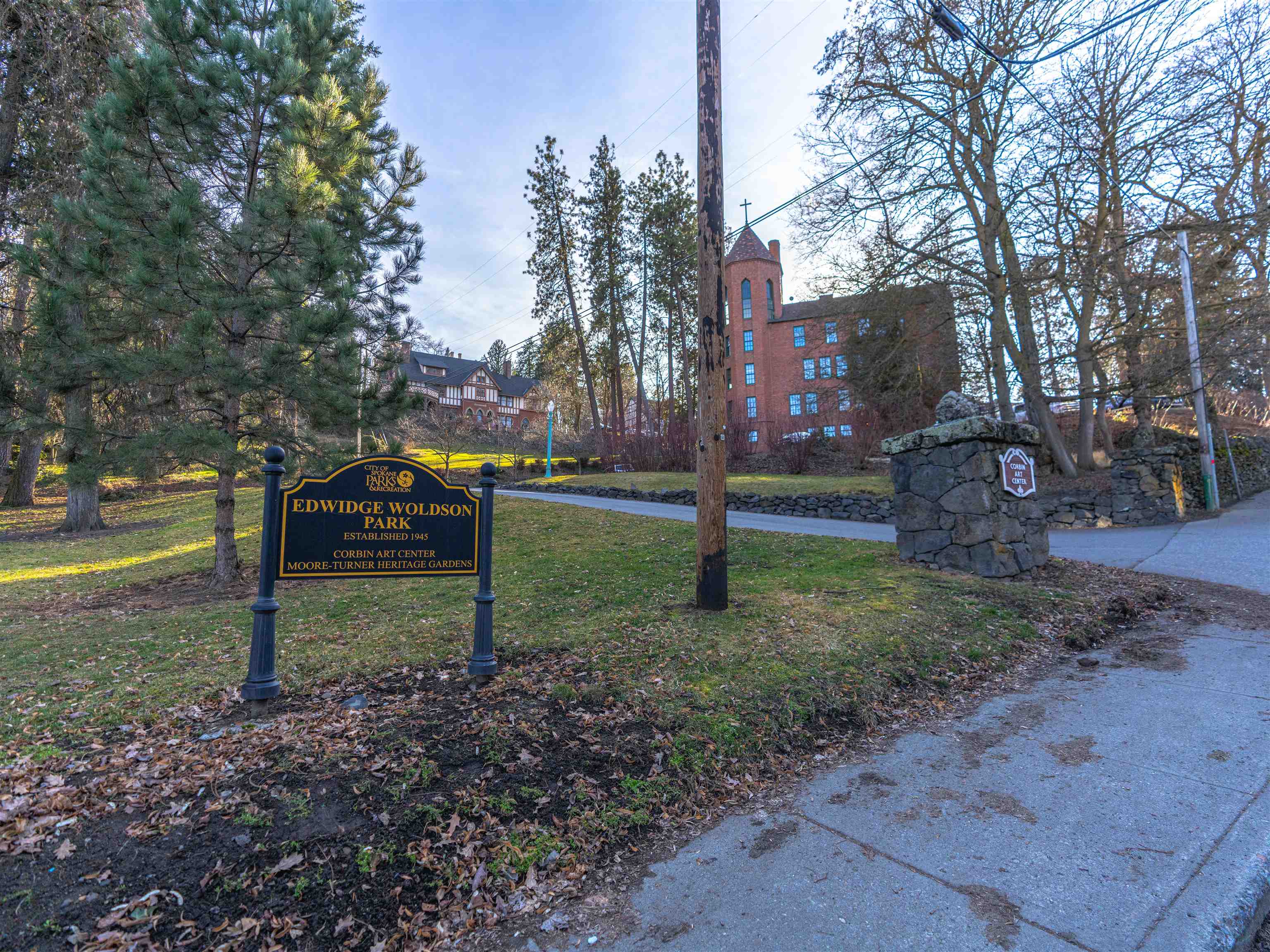 620 W 7th Ave
