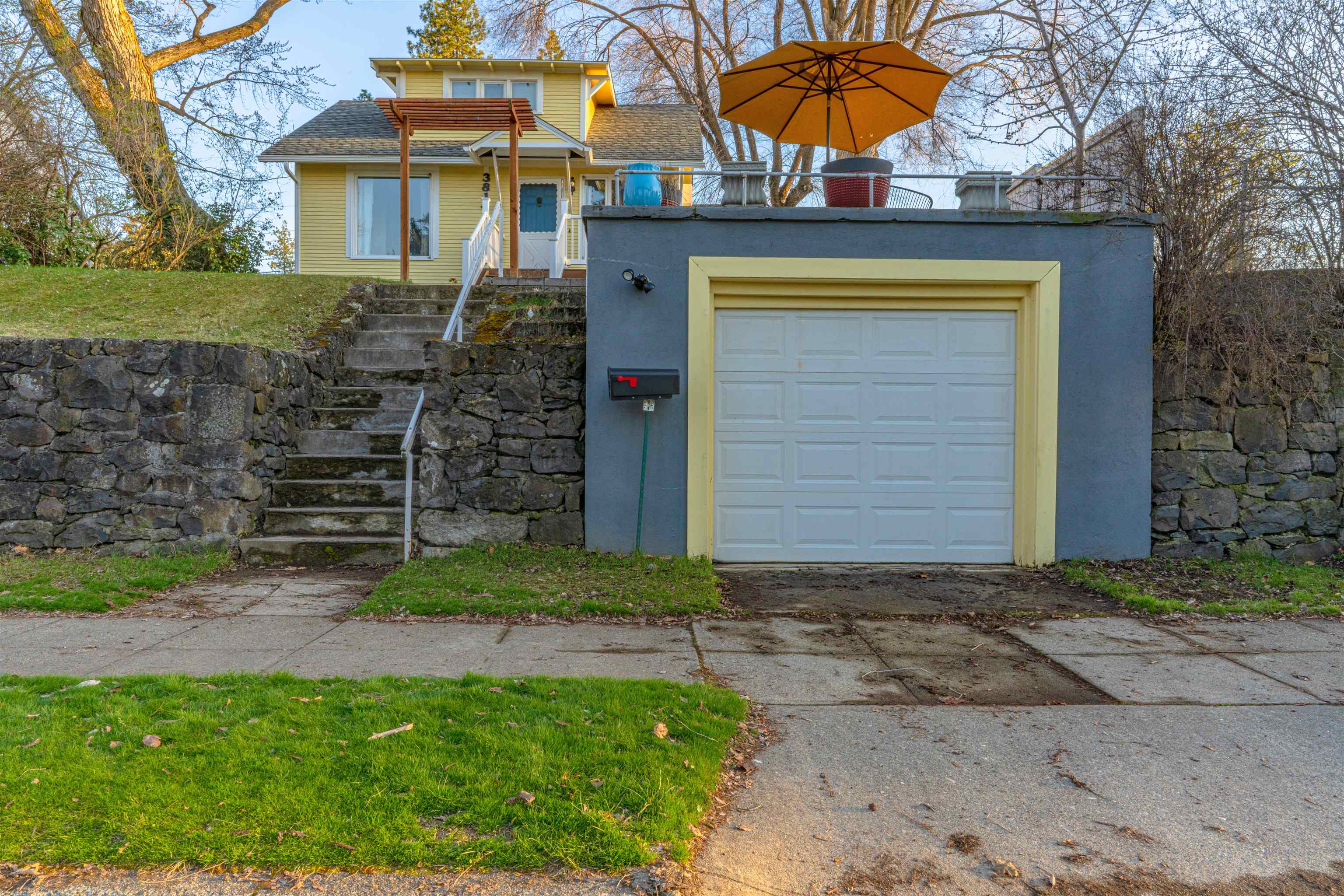 3814 E 9th Ave