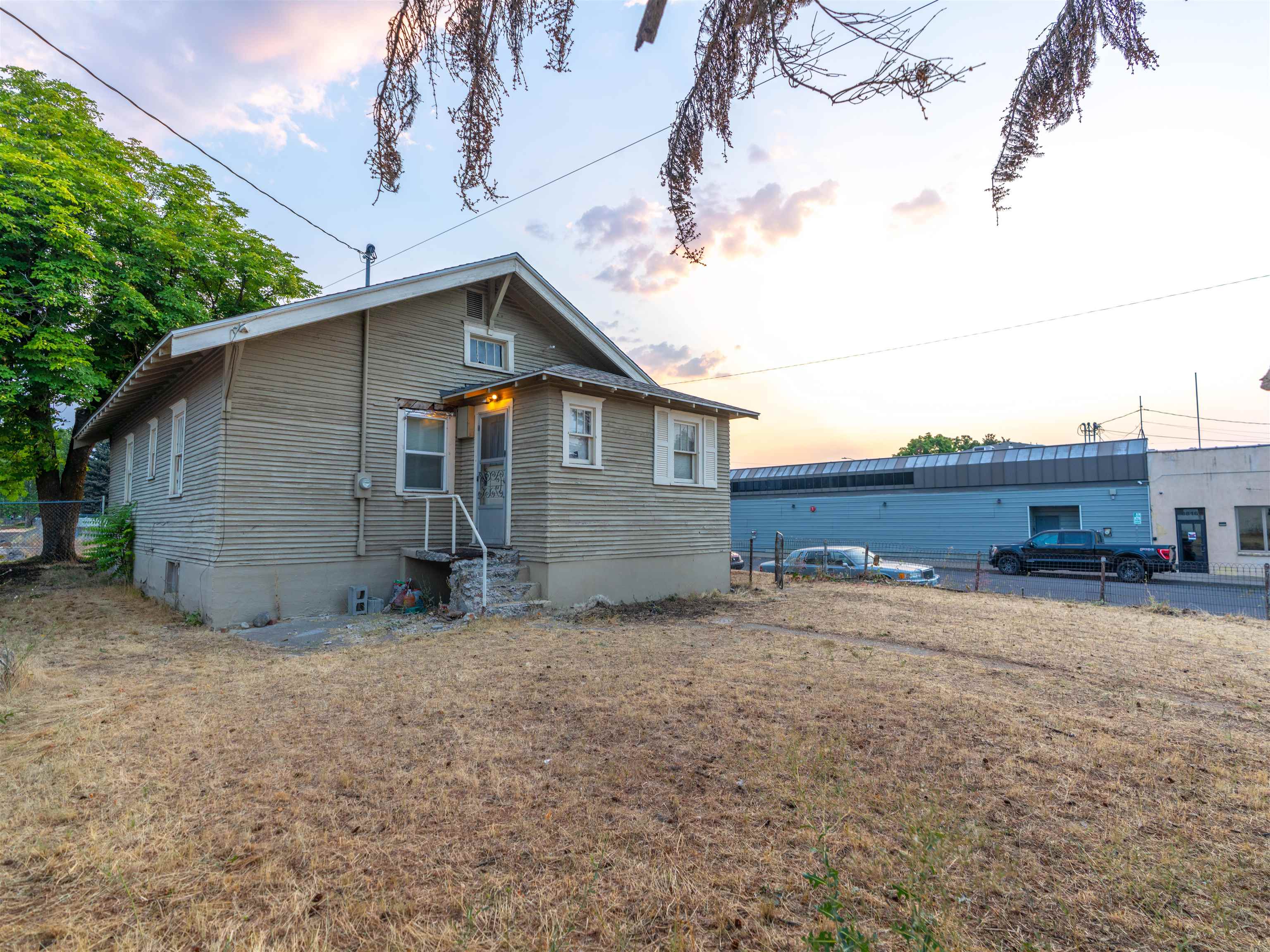 1101 W Garland Ave